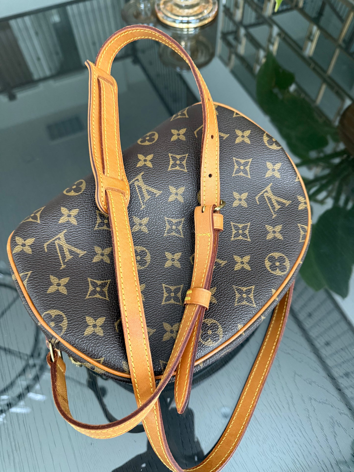 Blois Crossbody -🗓️ Year: 1999
