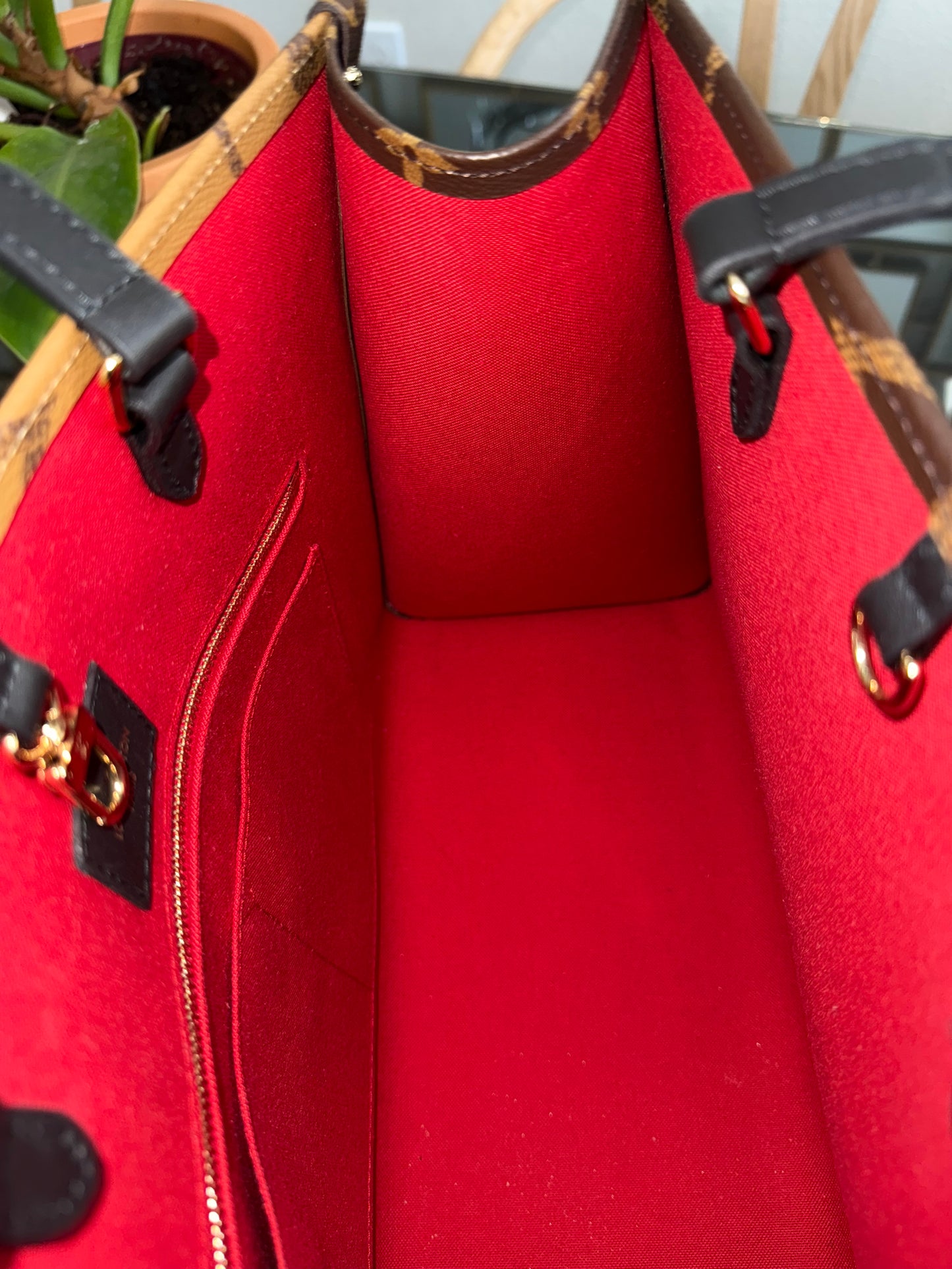 On The Go MM in Monogram with Dustbag -Microchip