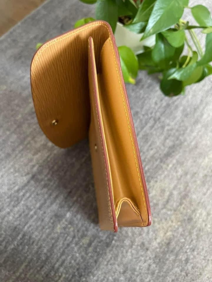 Epi Montaigne Clutch in Winnipeg Beige -Year: 1987