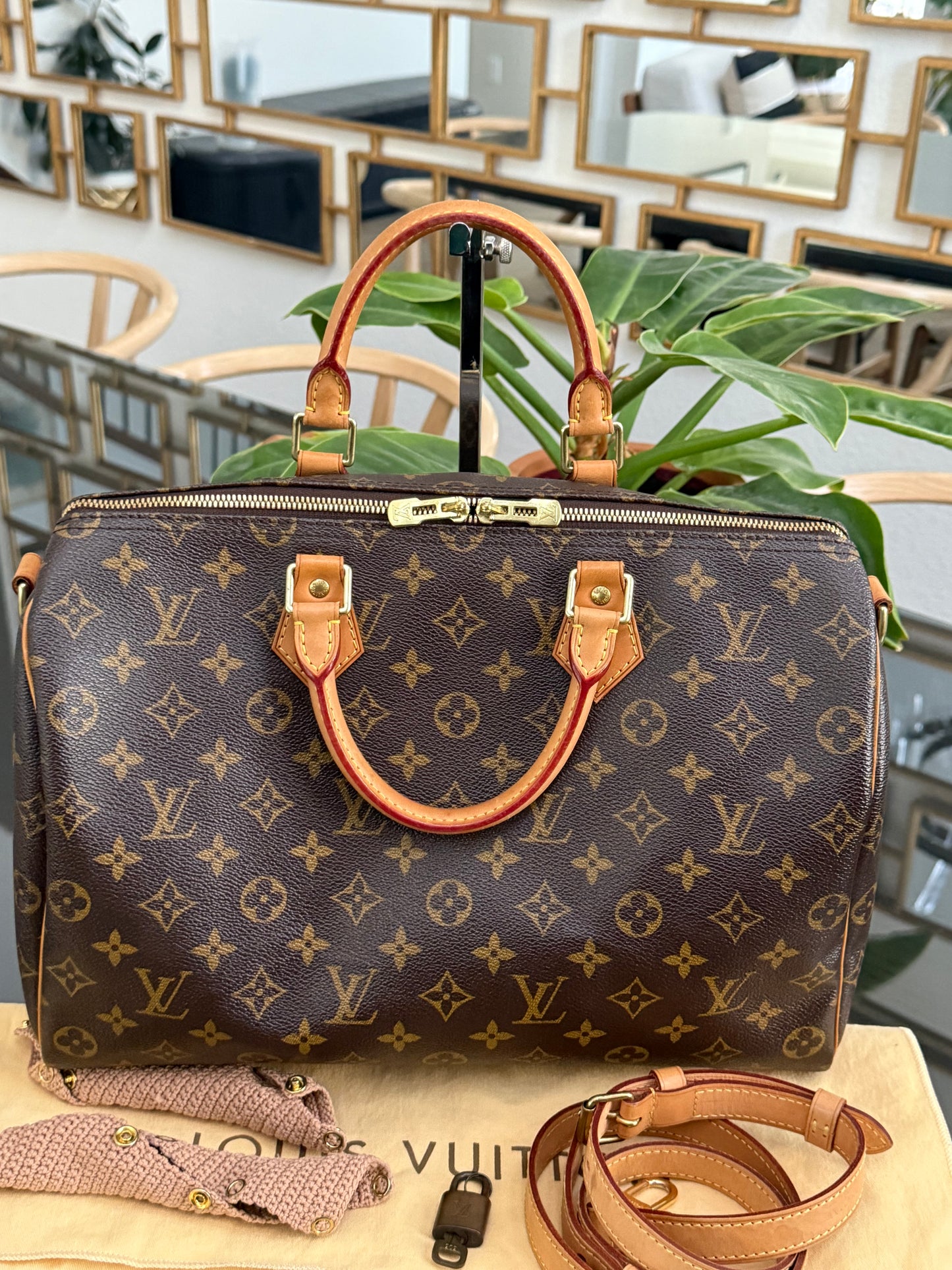 Speedy 35 Bandoulier with lock ๐key, Dustbag and handle cover - ๐
Year: 2011
