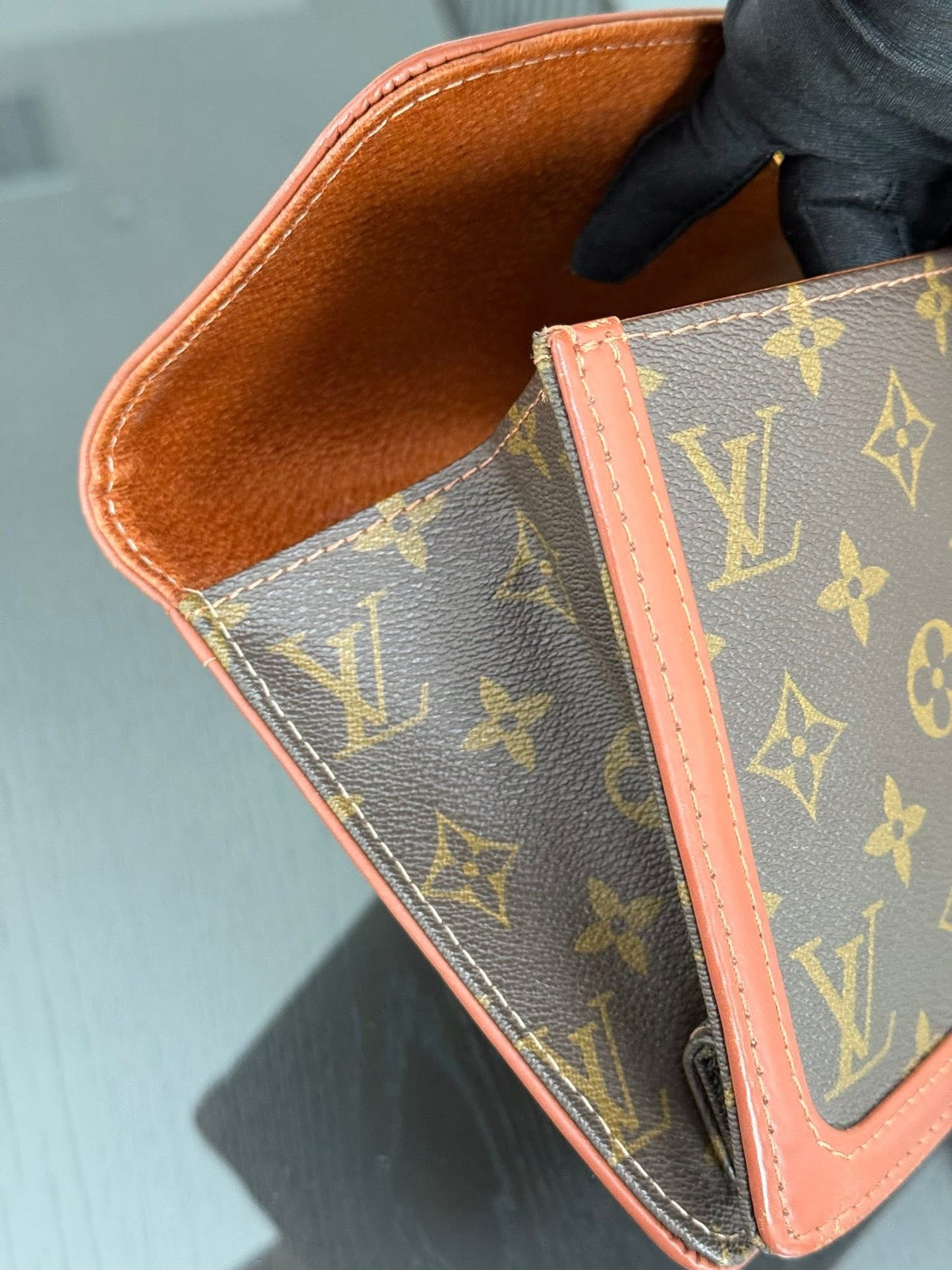 Pochette Dame Clutch
๐๏ธ Pre Date Code
