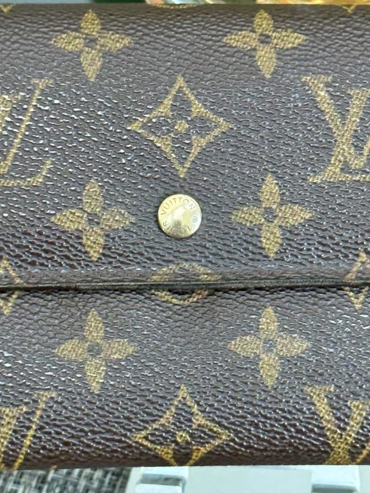 International Wallet in Monogram ๐๏ธ Year: 2003