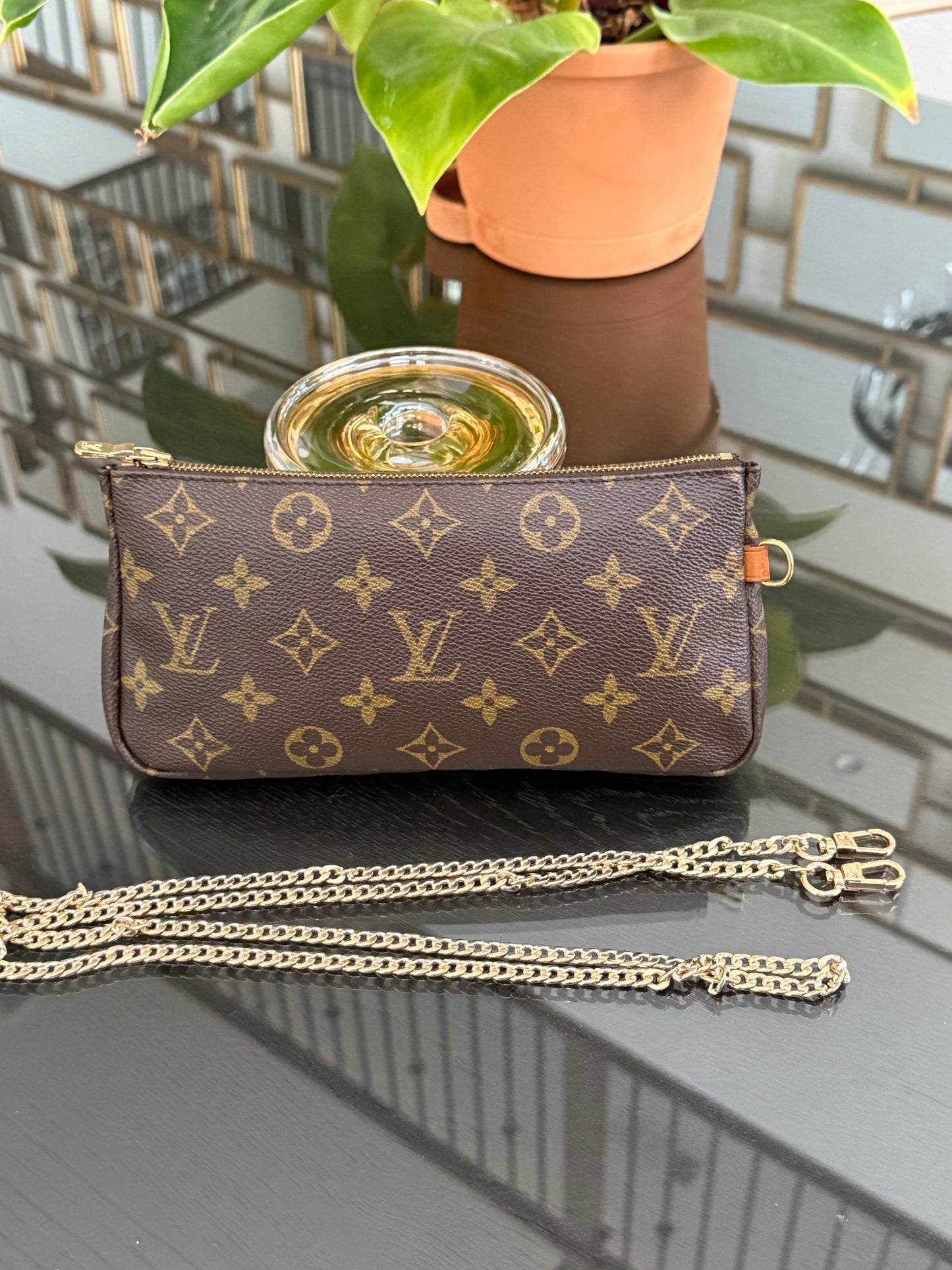 Sac Shopping Pouch with Generic Gold Strap