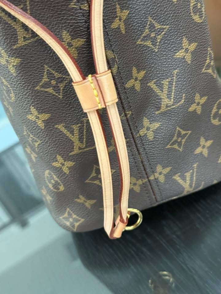 Neverfull MM Monogram in Peony with Dustbag and Insert organizer π
Year: 2020