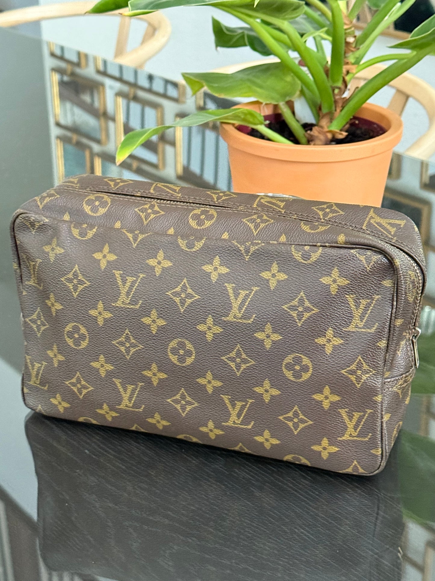 Trousse 28 π
Year: 1983