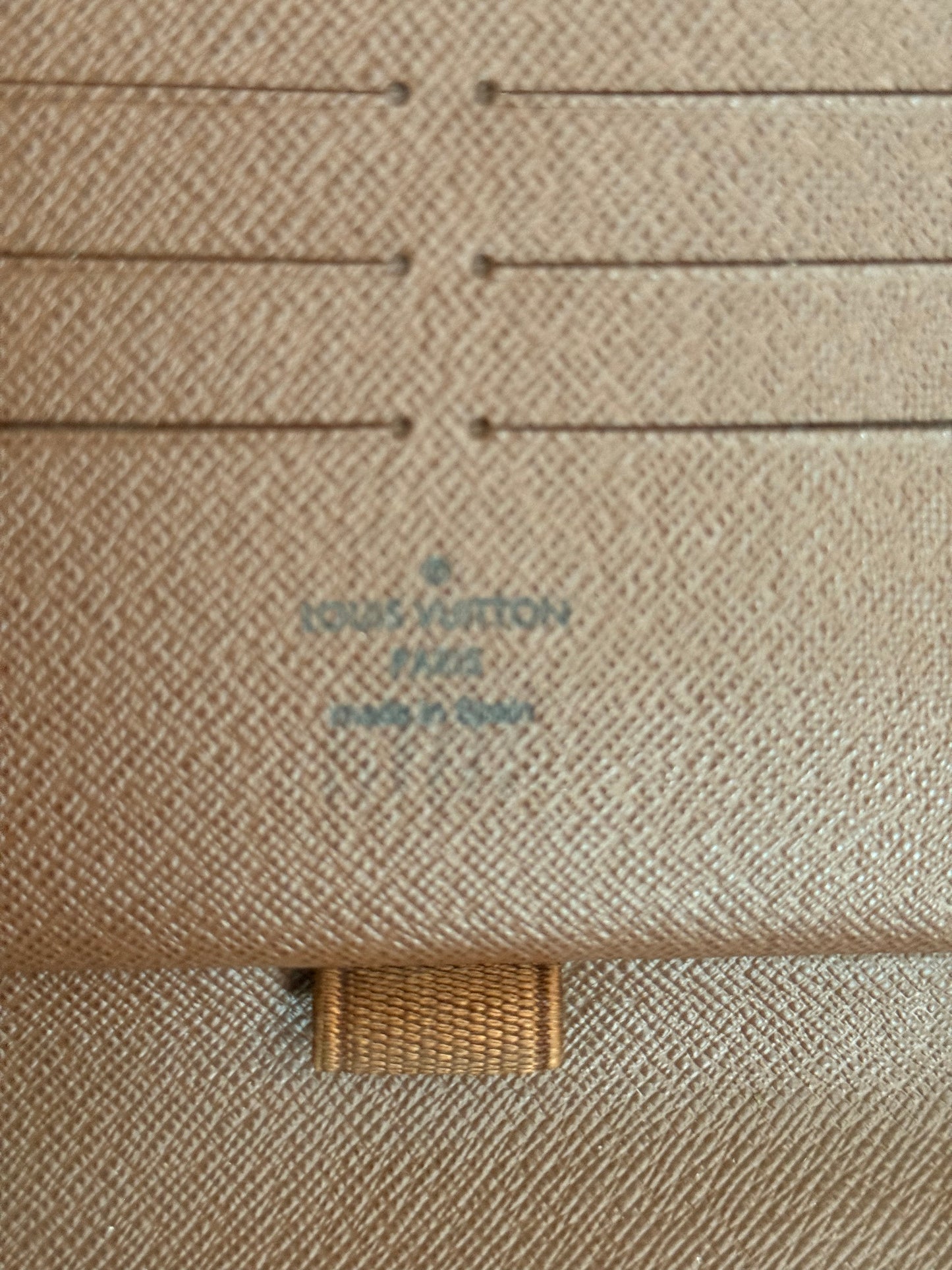 Monogram Zippy Wallet Organizer with box and Paper bag 🗓️ Year: 2017