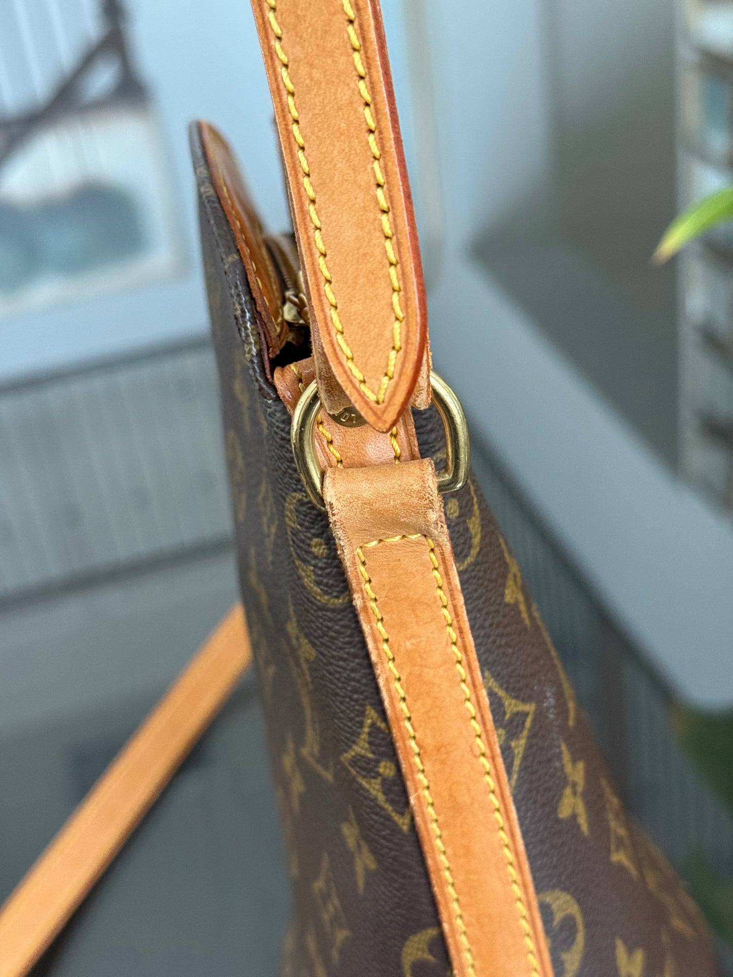 Drouot Crossbody -π
Year: 1997