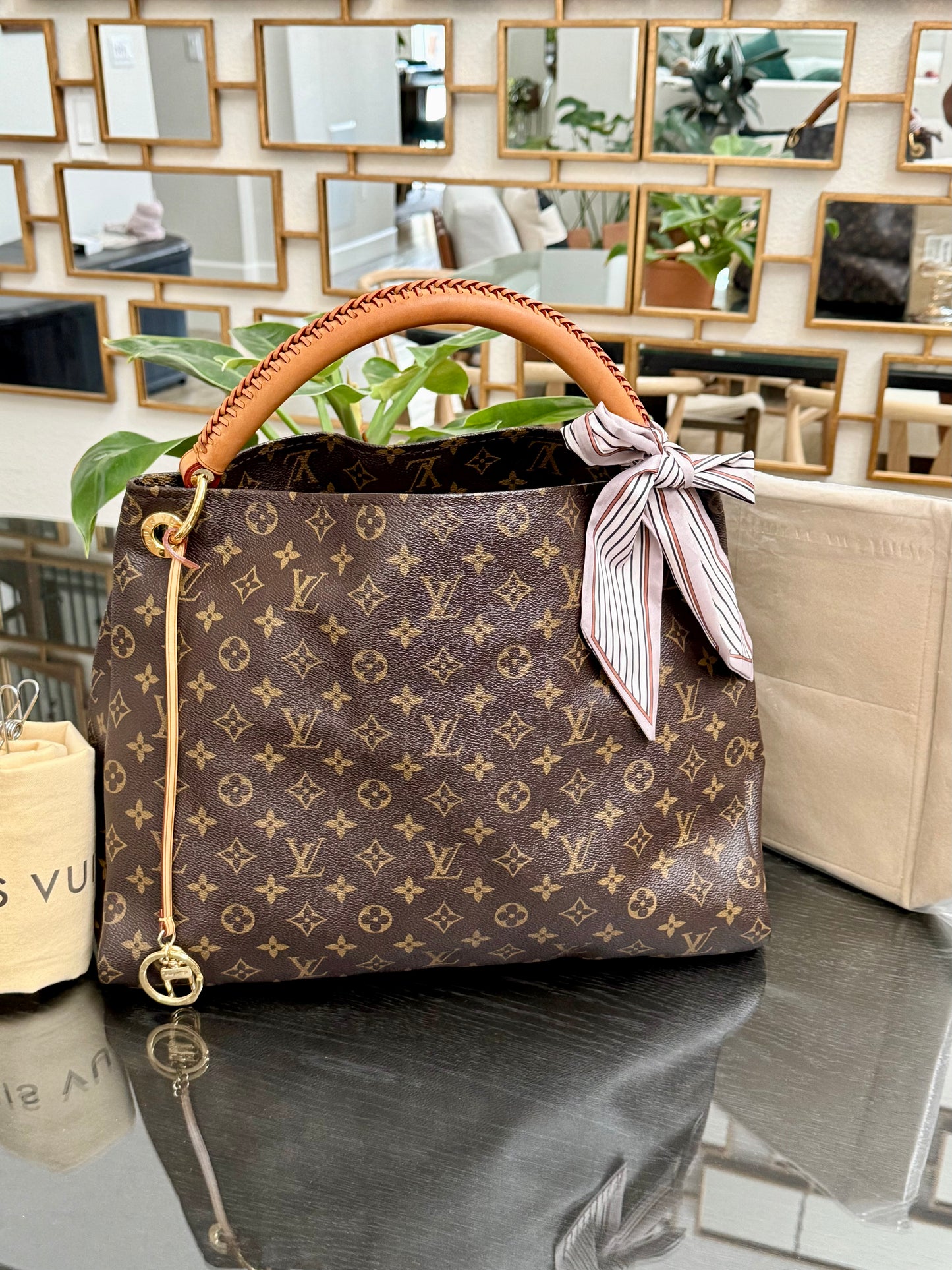 Artsy MM with Dustbag, Insert Organizer and Non branded Scarf - 📅 Year: 2010