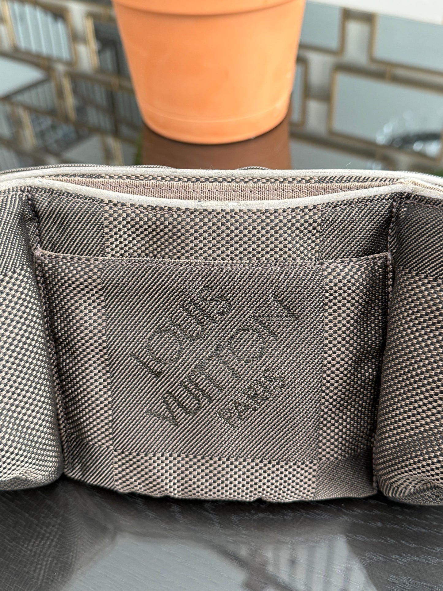 Damier Geant Ceinture Jogging Waist Bag -🗓️ Year: 2004