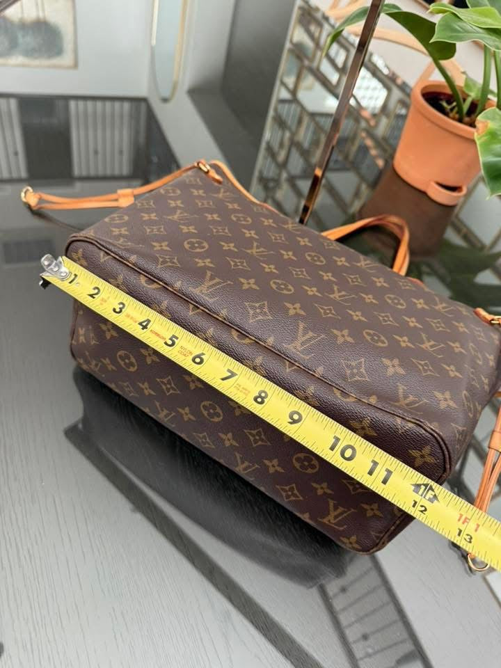 Neverfull MM with Dustbag π
Year: 2007