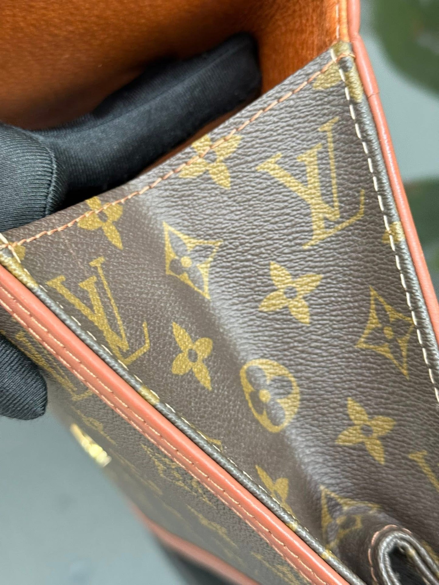 Pochette Dame Clutch
๐๏ธ Pre Date Code
