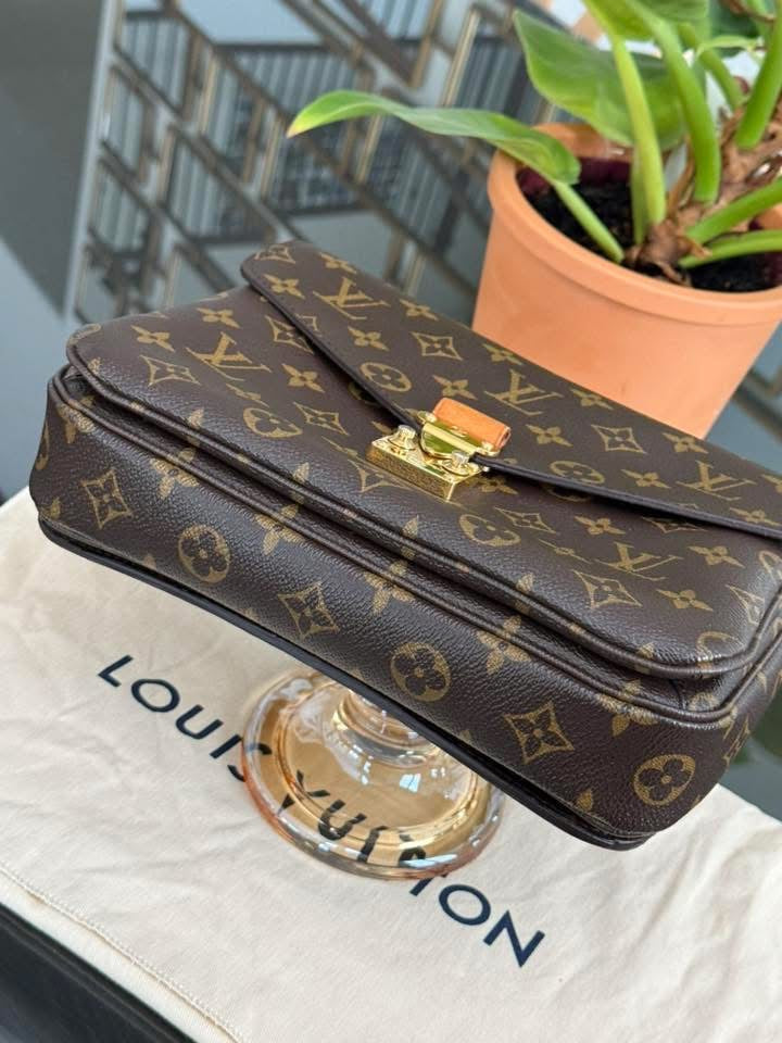 Pochette Metis in Monogram with Box, Dustbag and Paper bag -Year 2015