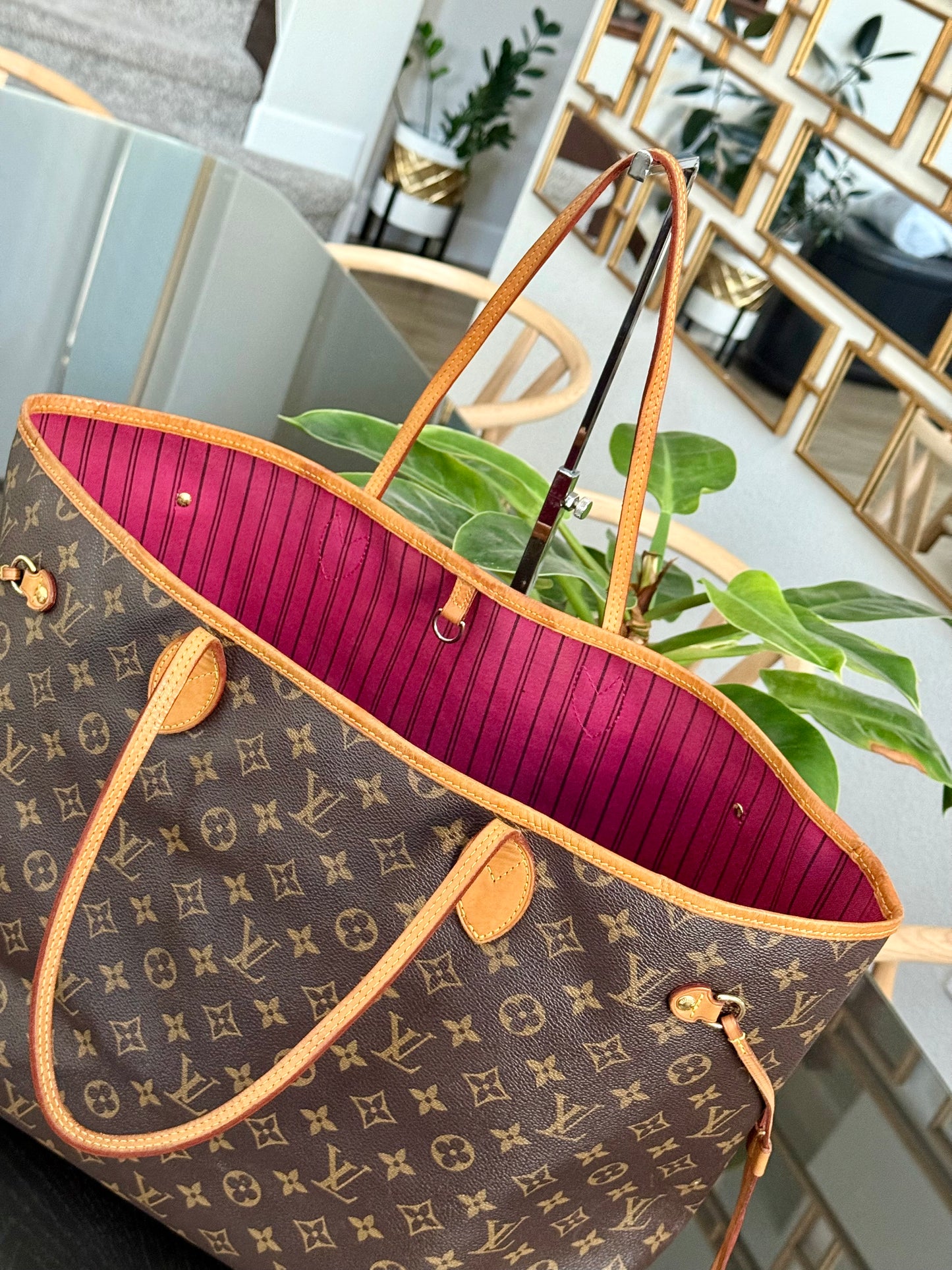 Neverfull GM in Peony with Dustbag 🗓️ Year: 2016