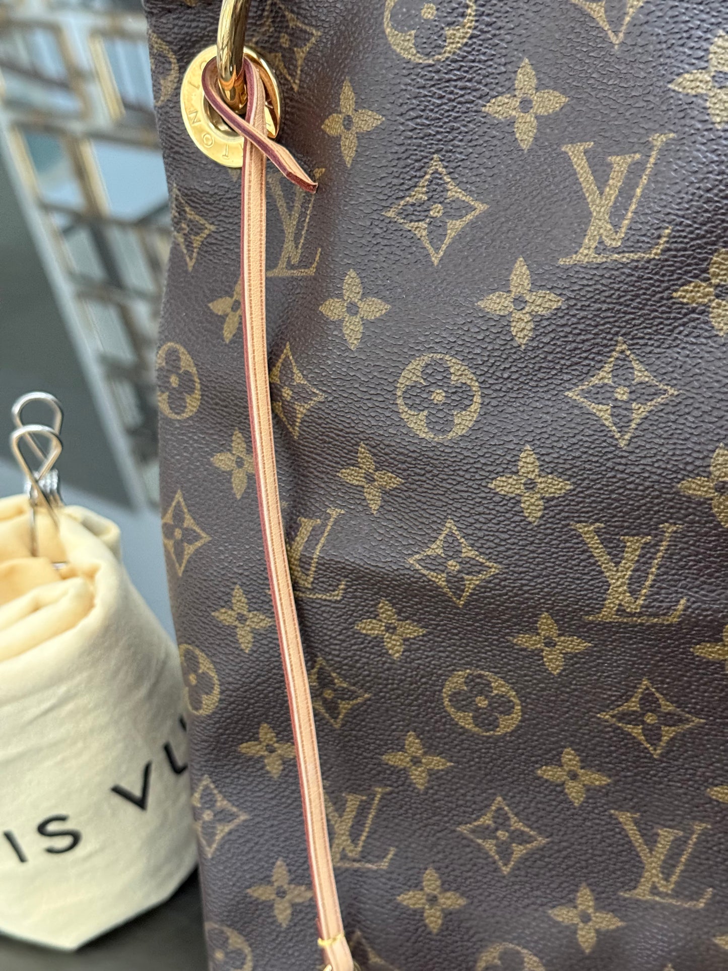 Artsy MM with Dustbag and Insert Organizer - ๐
Year: 2011
