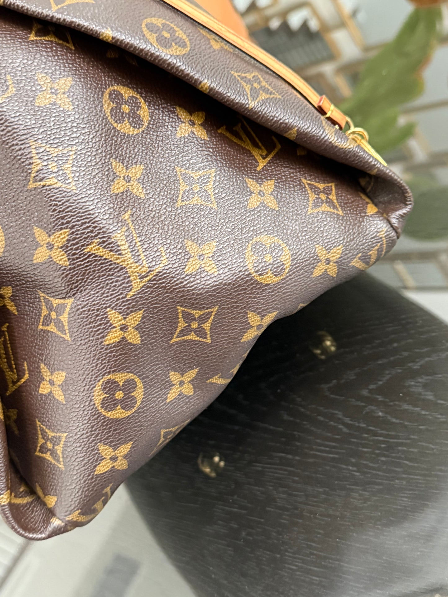Artsy MM with Dustbag and Insert Organizer - ๐
Year: 2012