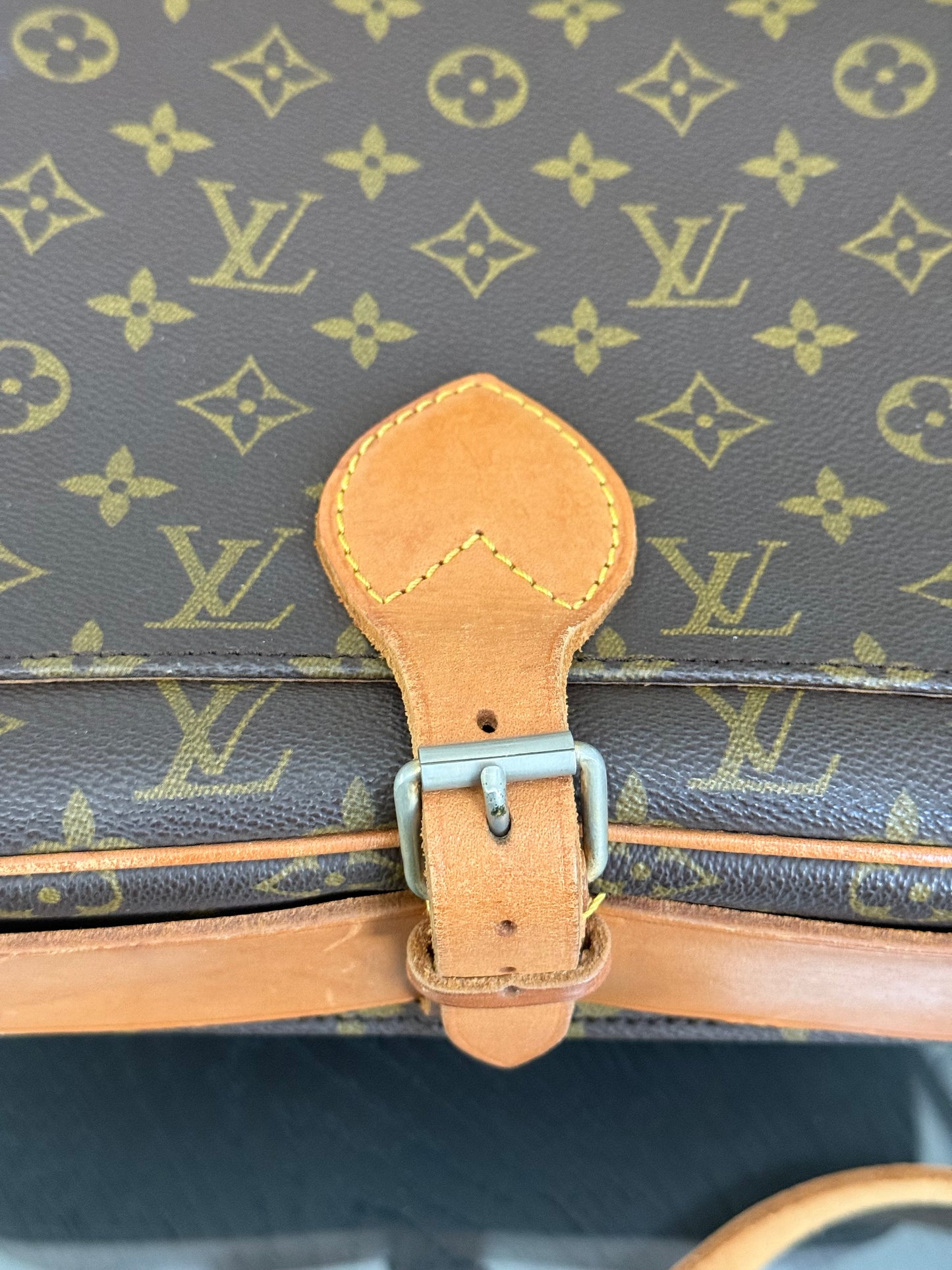Cartouchiere GM Crossbody -🗓️ Year: 1982