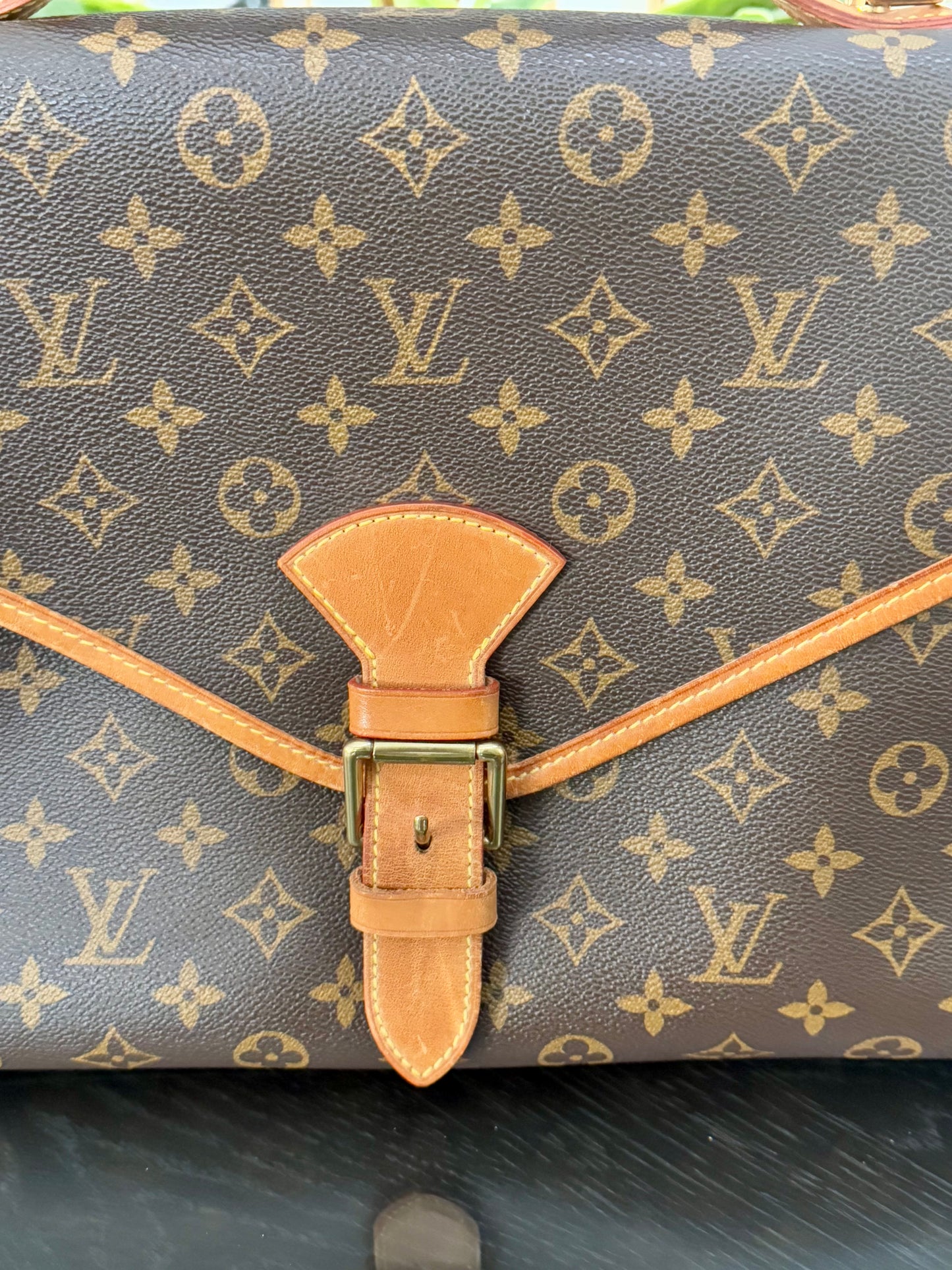Beverly GM Satchel Crossbody - ๐
Year: 1996