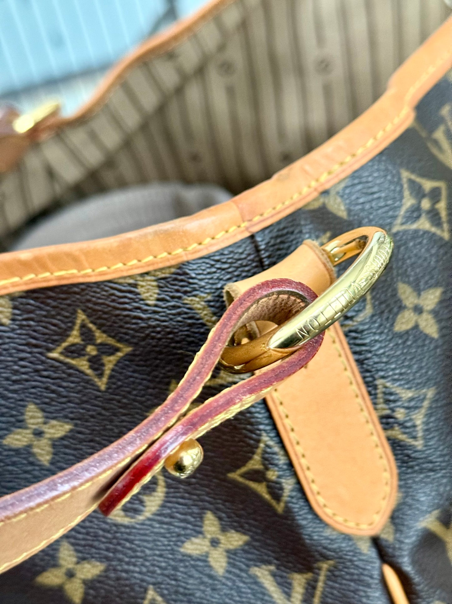 Delightful GM with Dustbag and Insert organizer ๐
Year: 2011