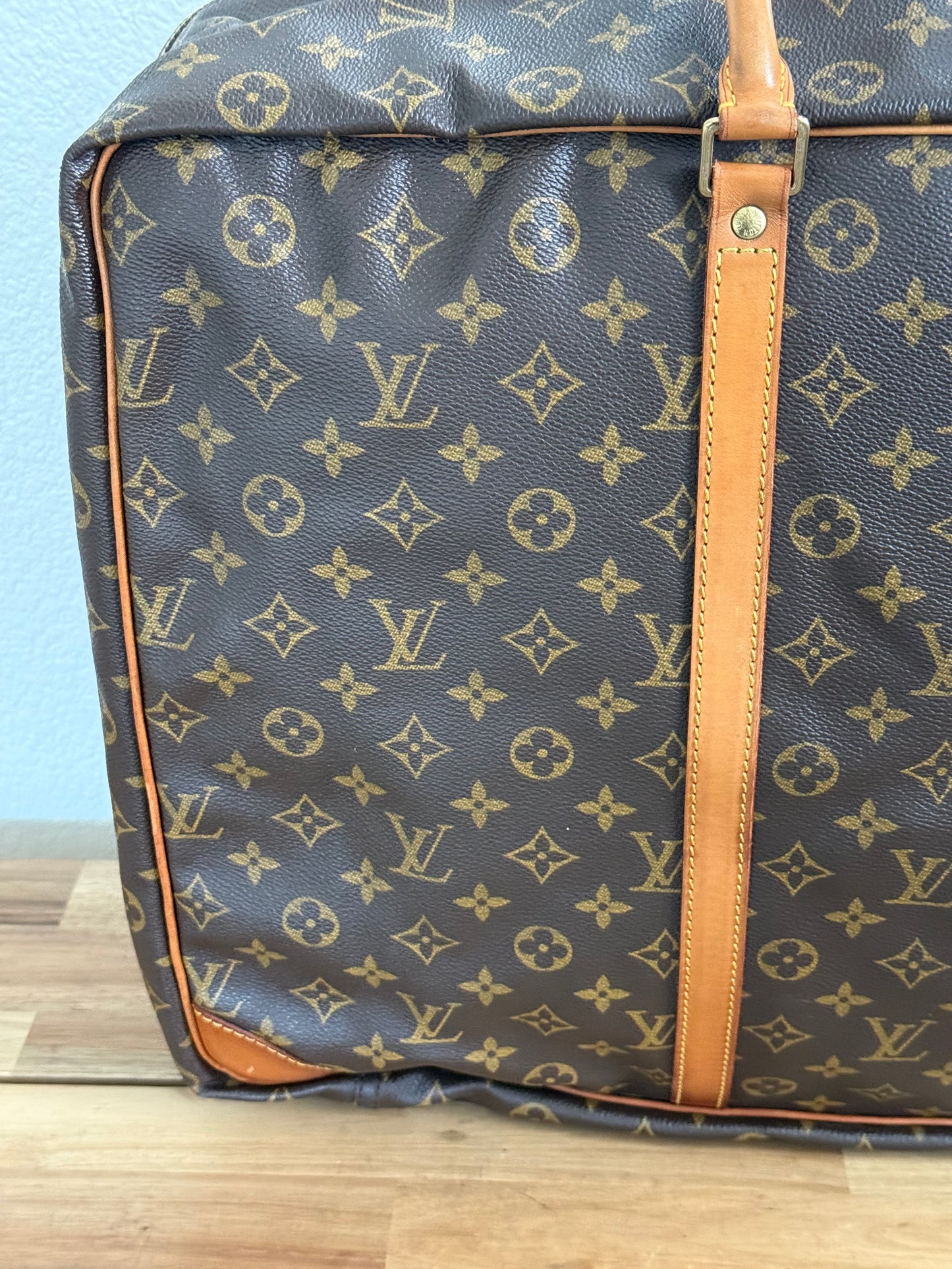 Sirius 50 Soft Suitcase Luggage - ๐
Year: 199