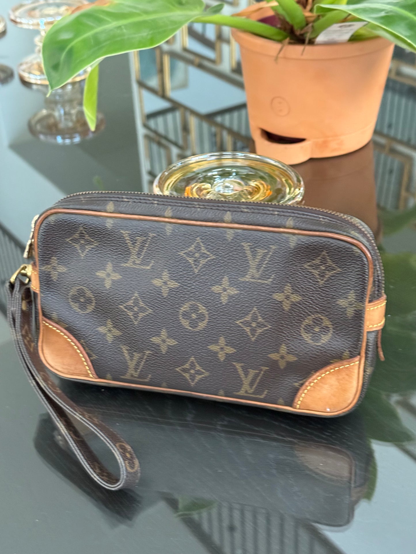 Marly Dragonne PM Clutch
๐๏ธ Year: 1992