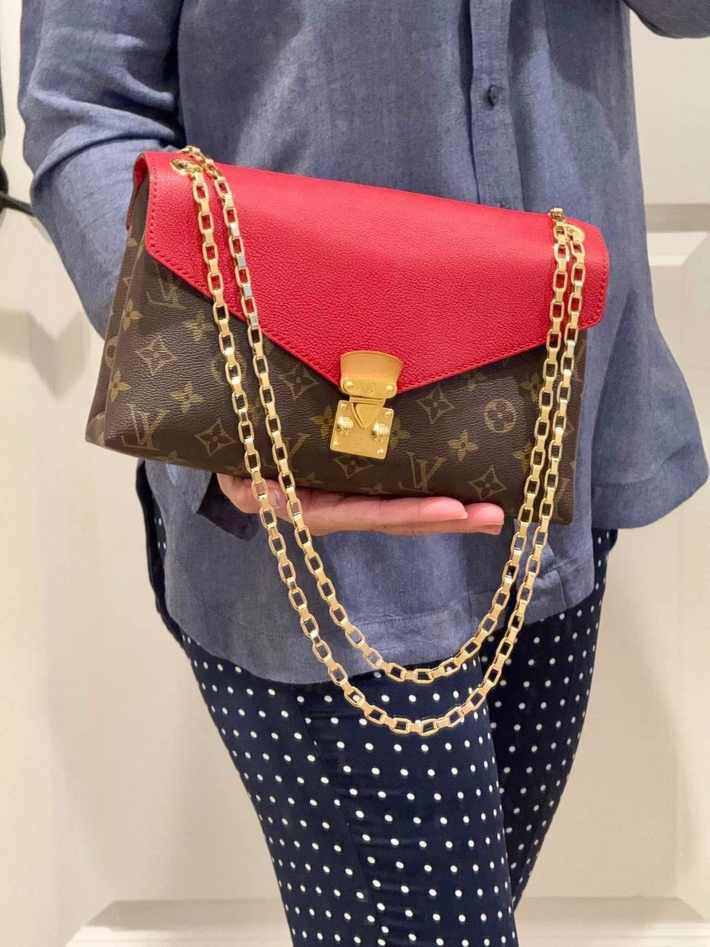 Pallas Chain in Cherry with Dustbag -๐๏ธ Year: 2015