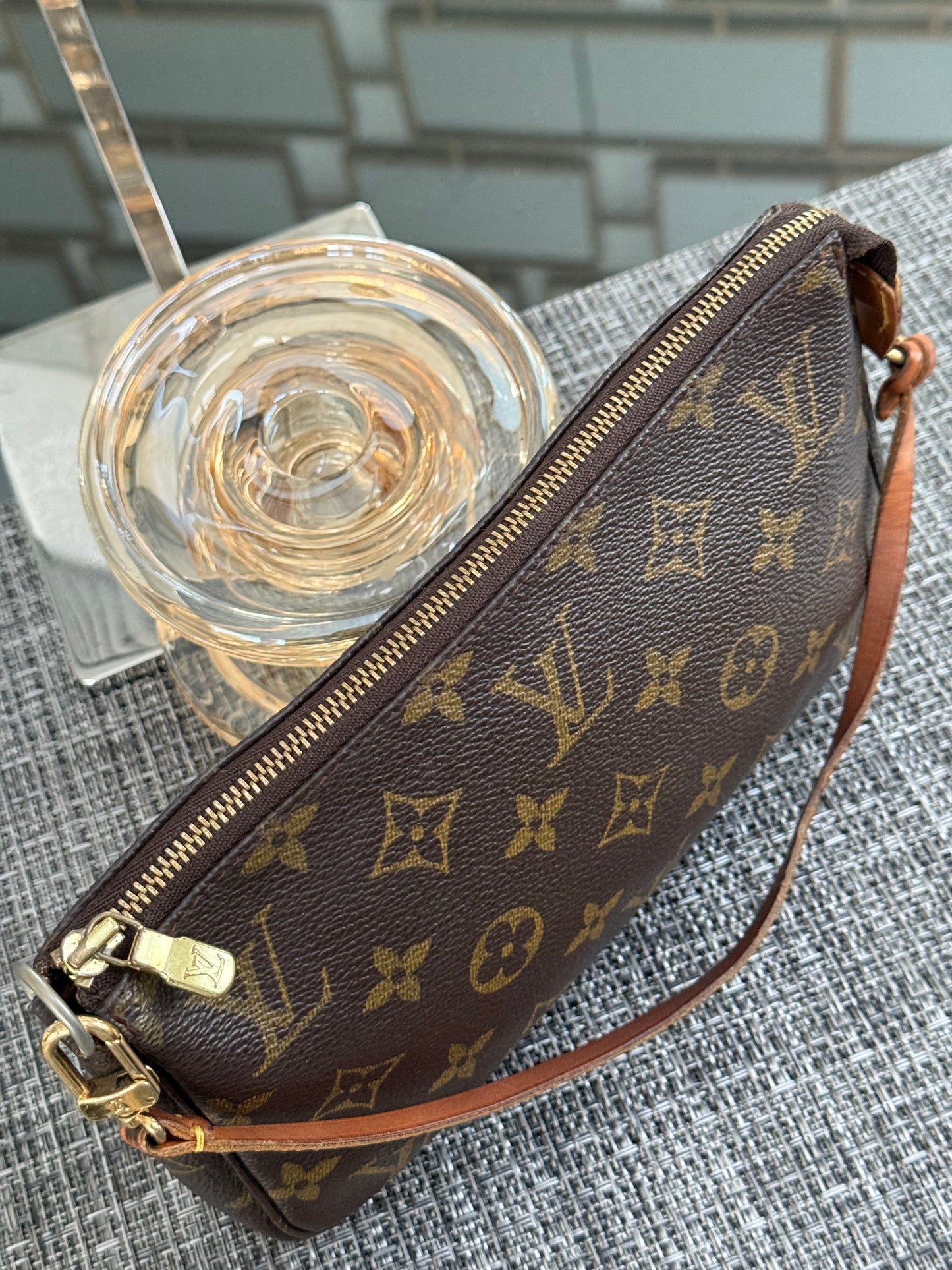 Pochette Accessories - ๐
Year: 2002