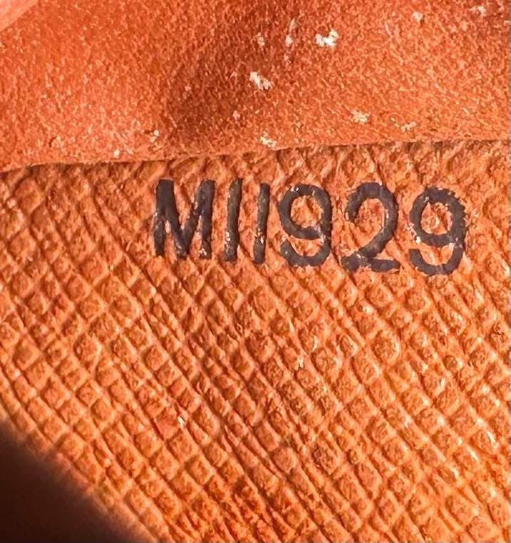 Monogram Zip Around Compact Wallet ๐๏ธ Year: 1999