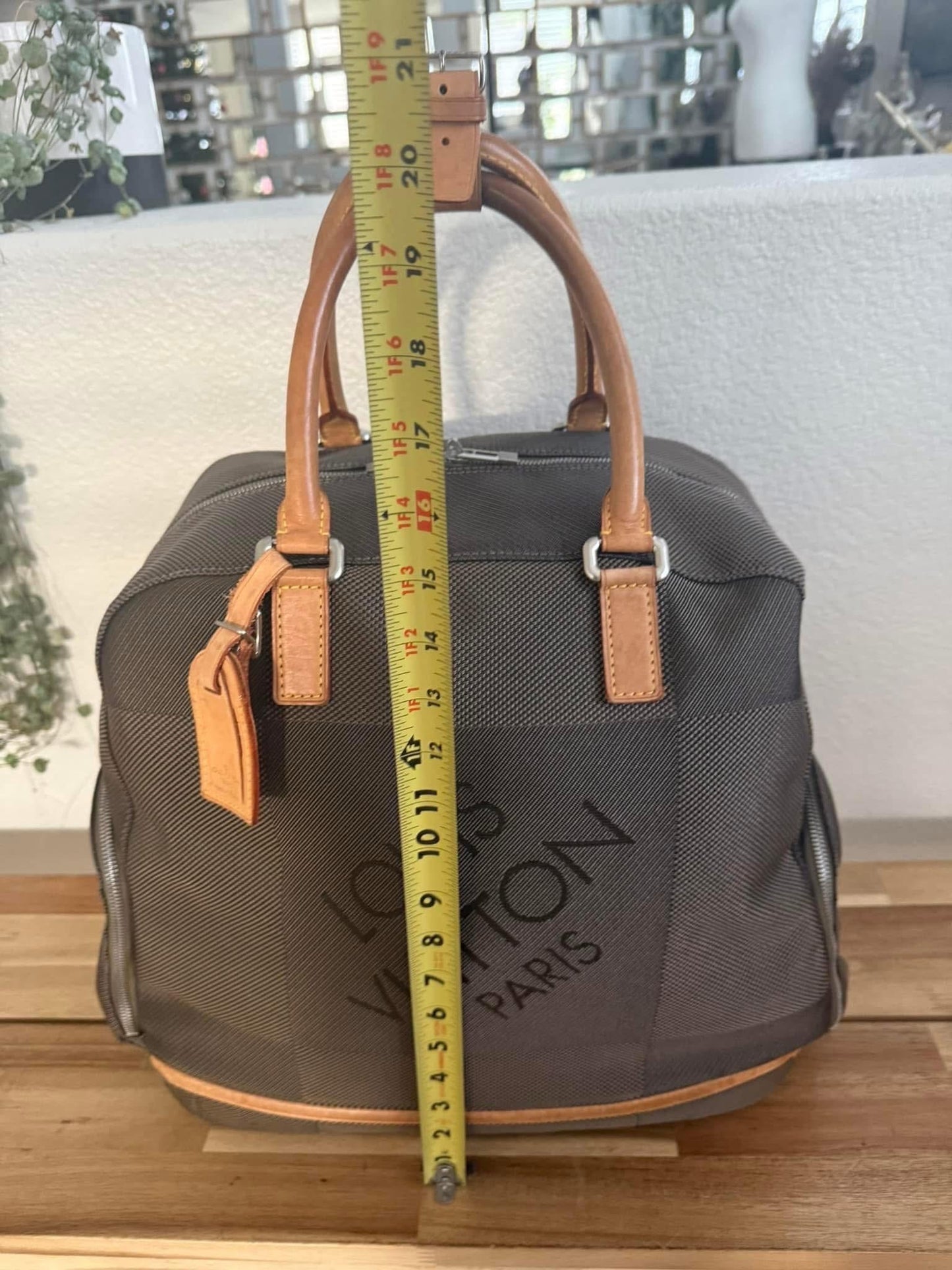 Damier Geant Aventeur Sport/Travel Bag -Year: 2004