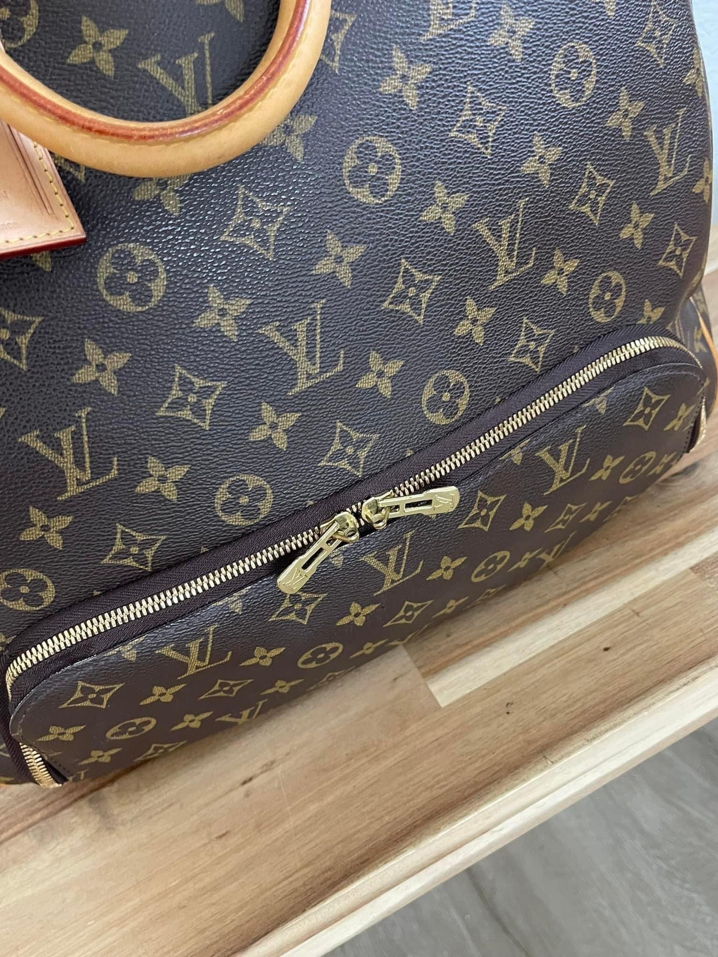 Evasion MM in Monogram - π
Year: 1999
