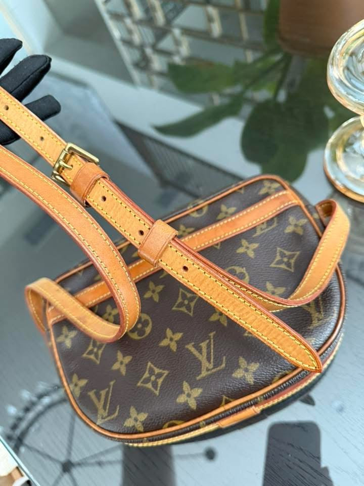Jeaunefille PM Crossbody - π
Year: 1995