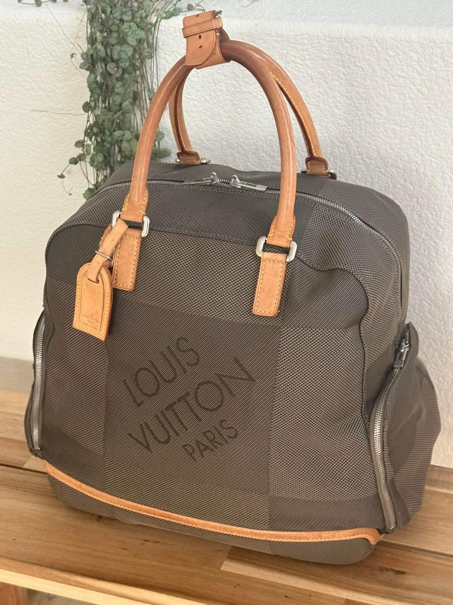 Damier Geant Aventeur Sport/Travel Bag -Year: 2004