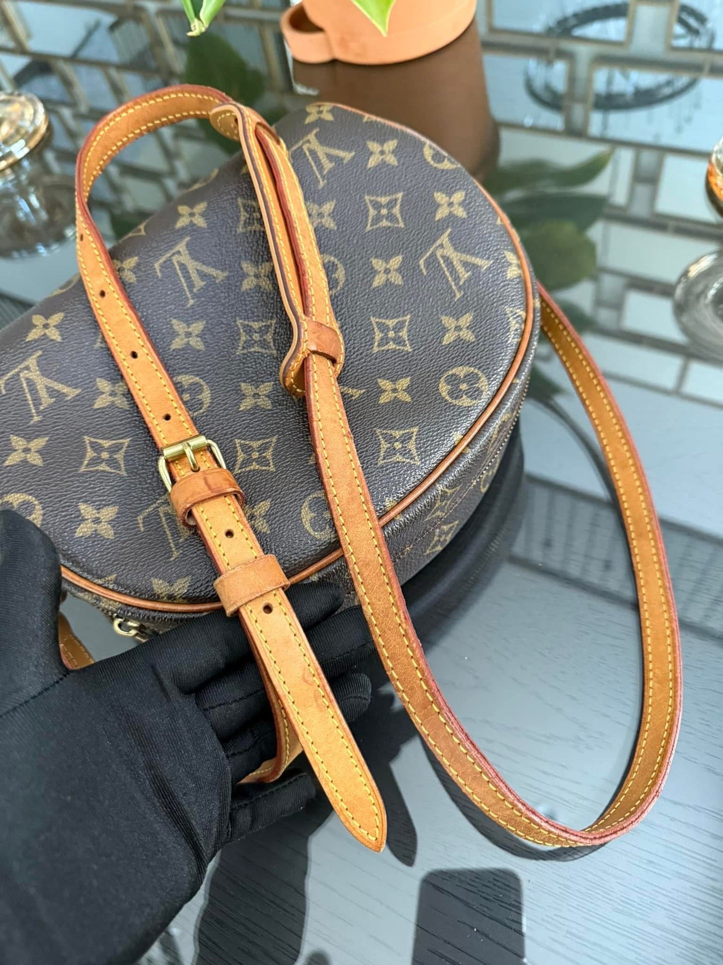 Blois Crossbody -๐๏ธ Year: 1999