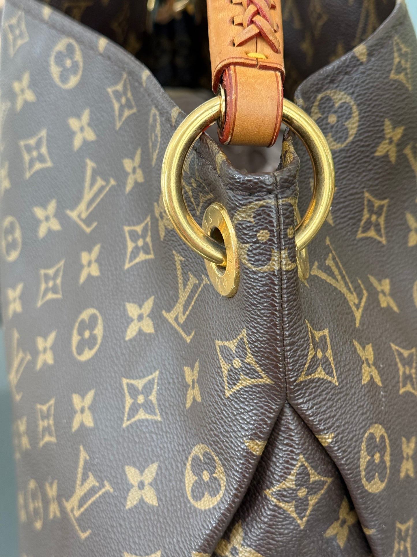 Artsy MM with Dustbag, Insert Organizer and twilly - ๐
Year: 2010