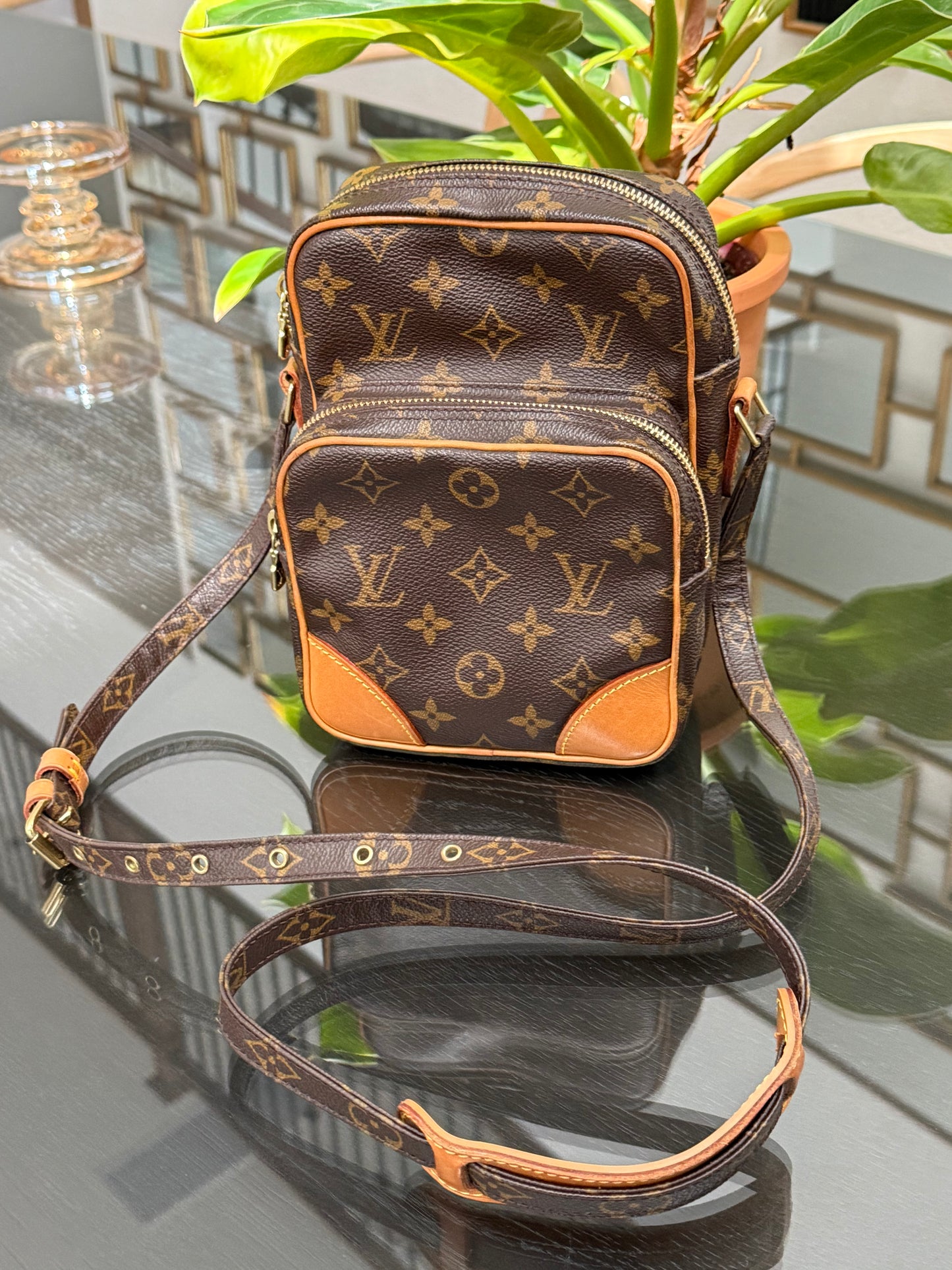 Amazon Crossbody Bag -Year: 2000