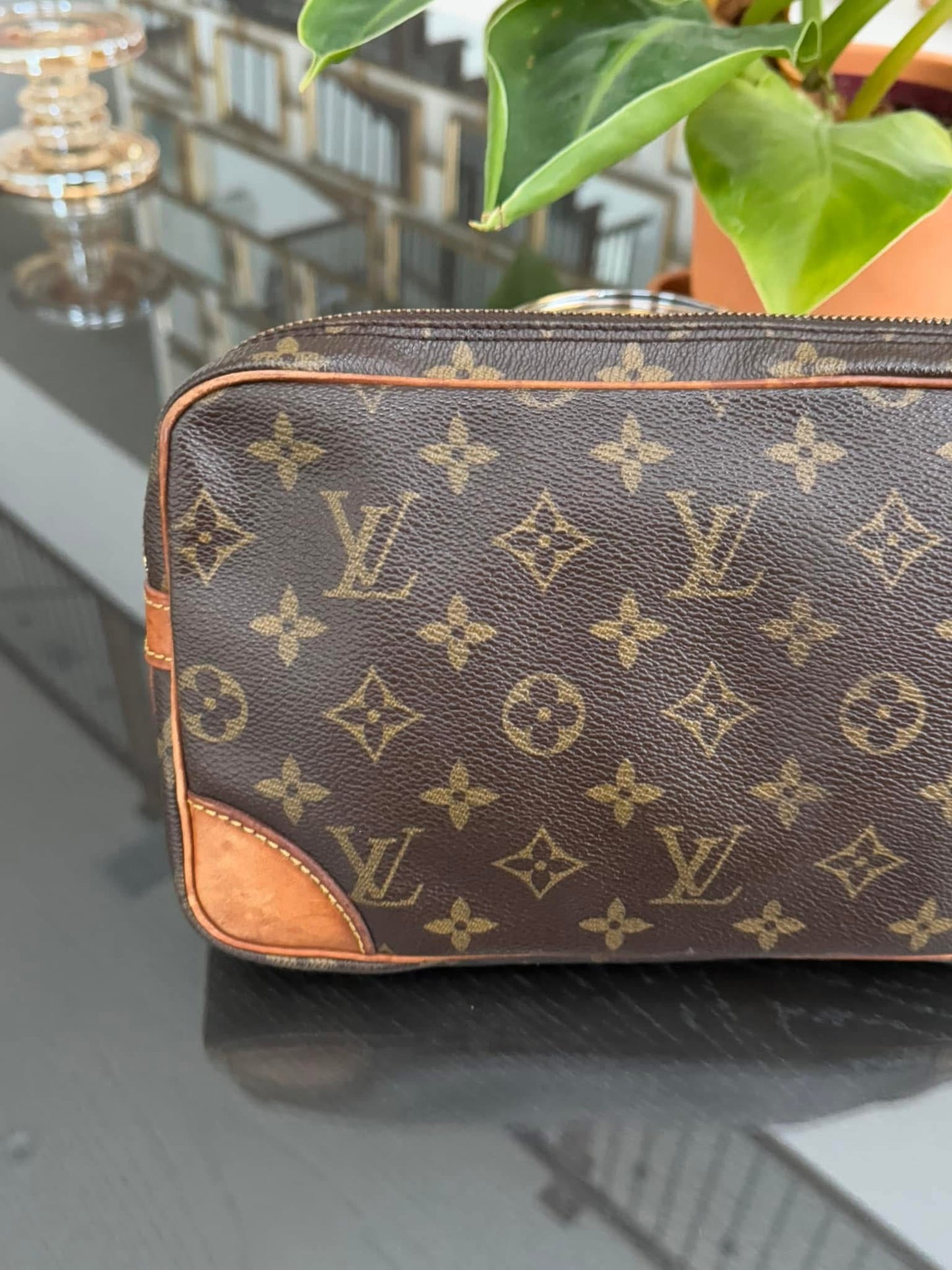 Marley Dragonne Clutch
๐๏ธ Year: 1986