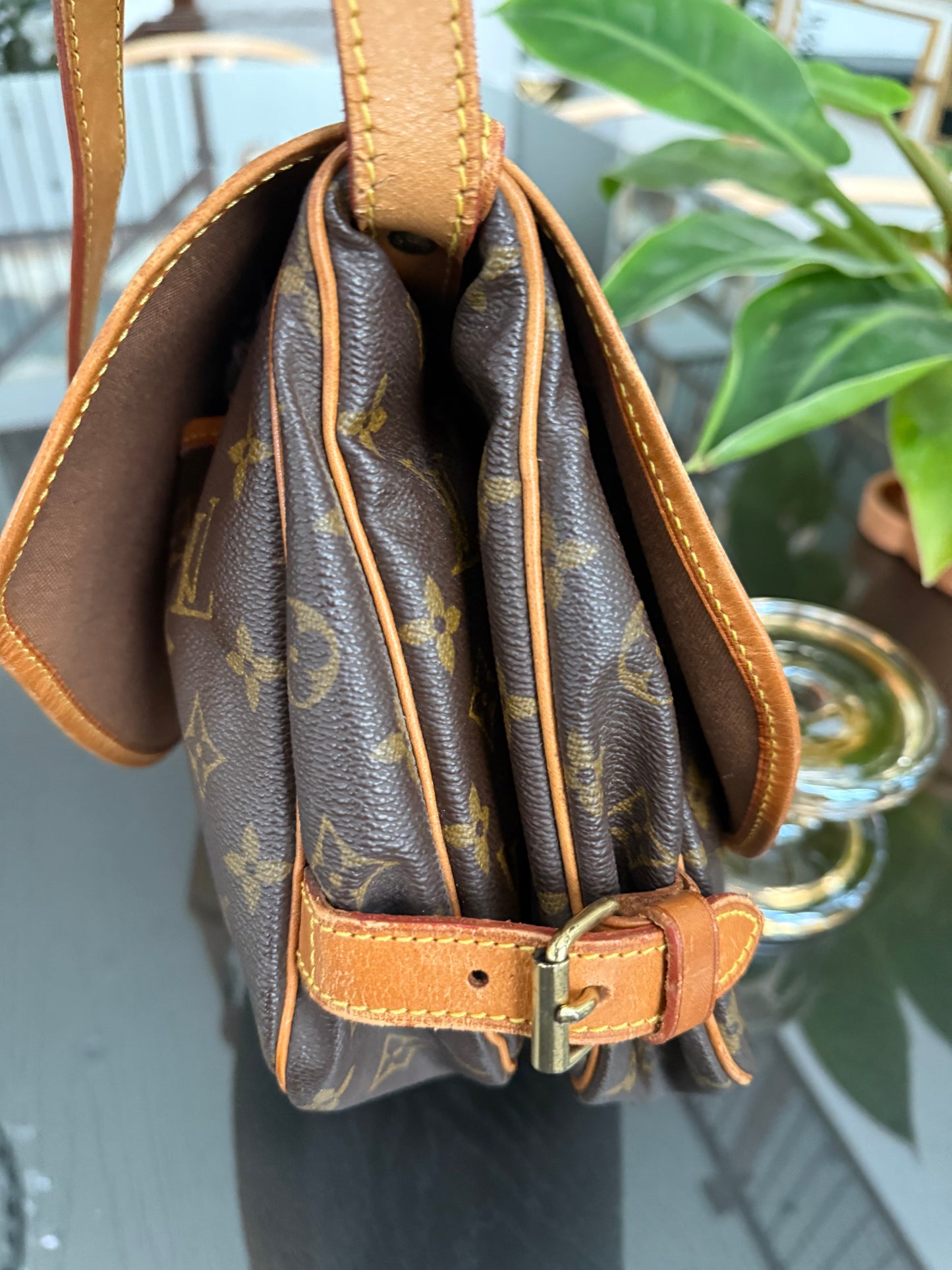 Saumur 30 Crossbody - Year: 1996