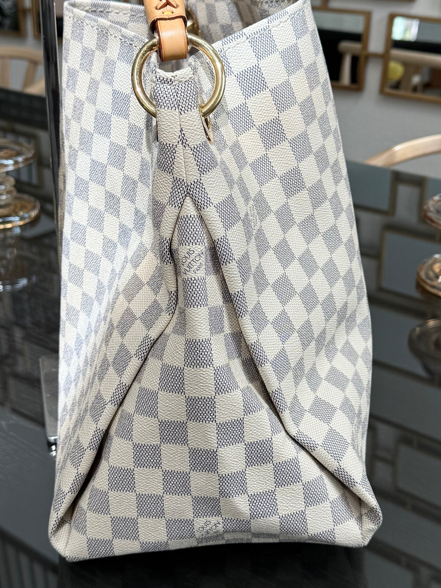 Artsy MM Azur with Dustbag and Insert Organizer- ๐
Year: 2011