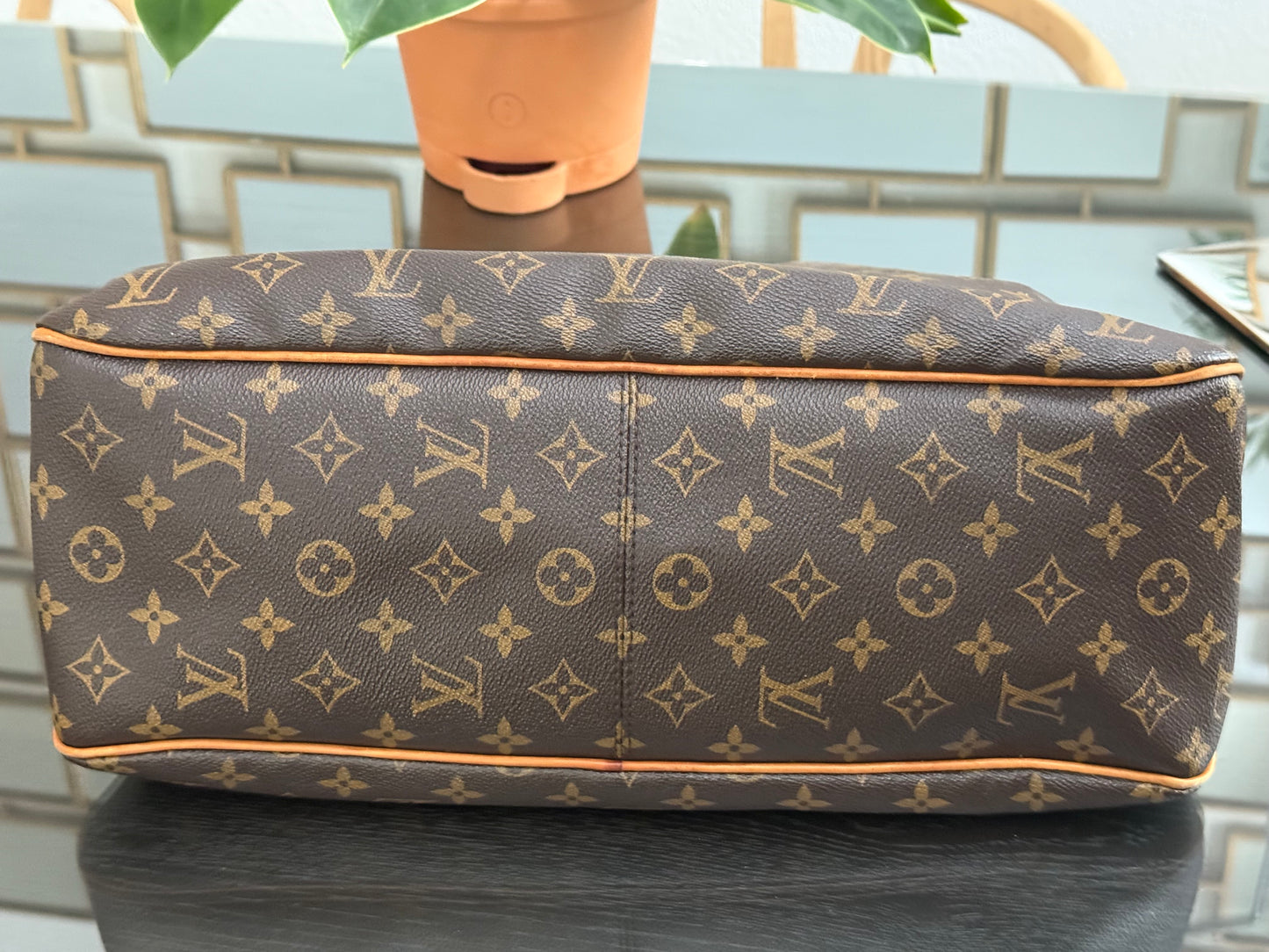 Delightful MM with Dustbag and Insert organizer π
Year: 2011