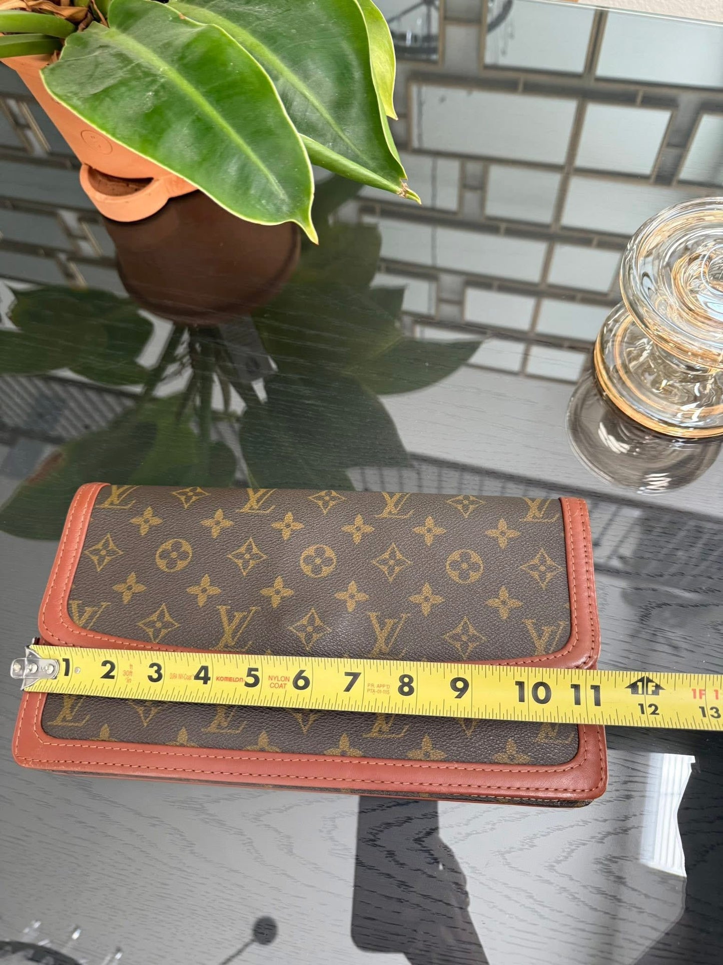 Pochette Dame Clutch
๐๏ธ Pre Date Code