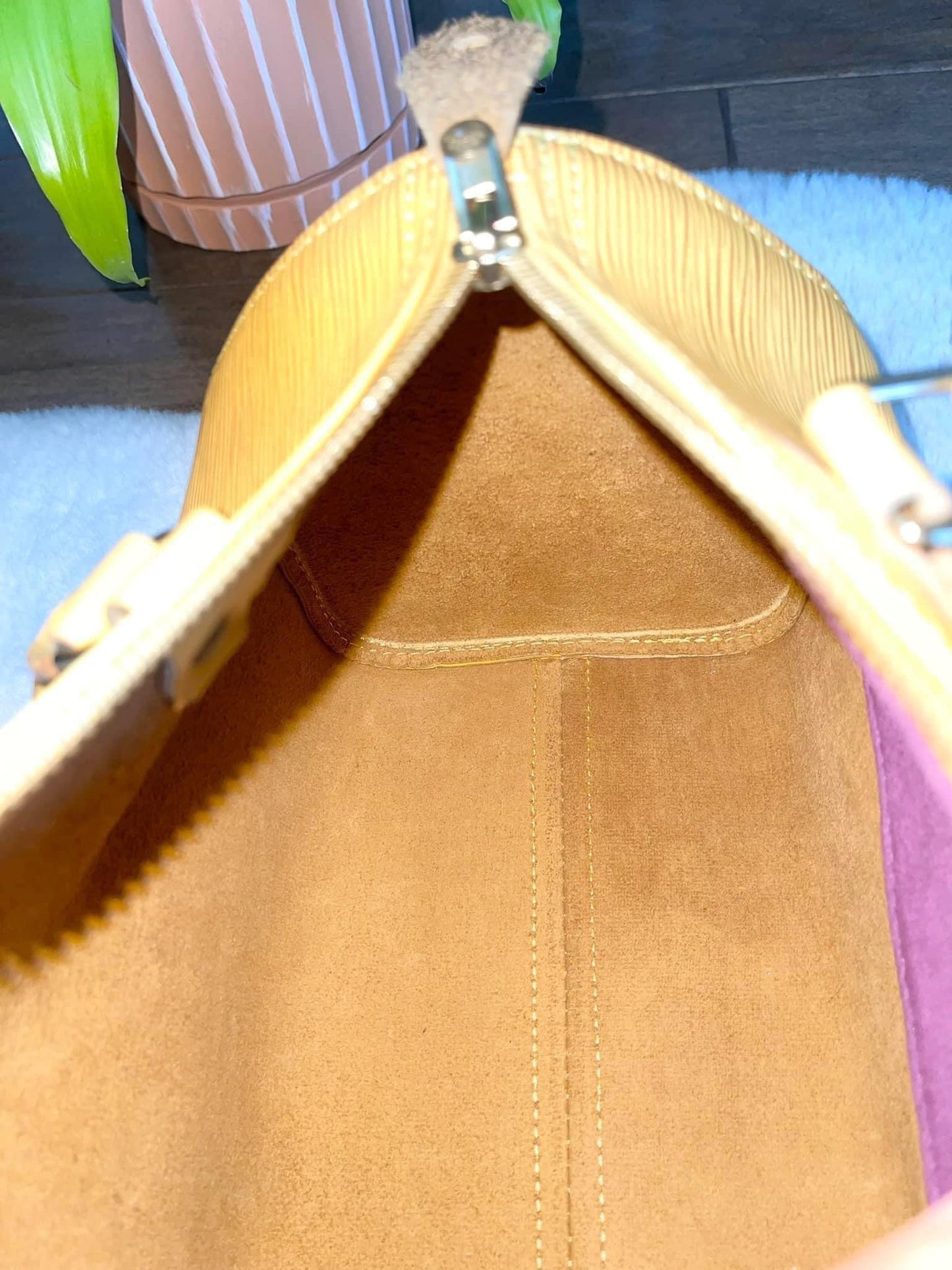 Epi Speedy 25 in Tassel Yellow -Year: 1994