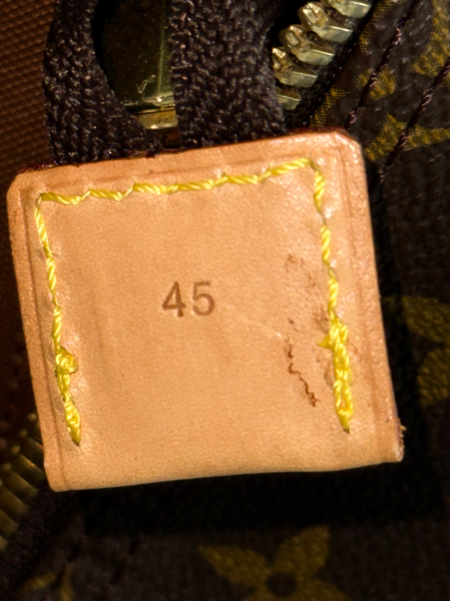 Cruiser 45 with Luggage tag and poignet ποΈ Year: 1999