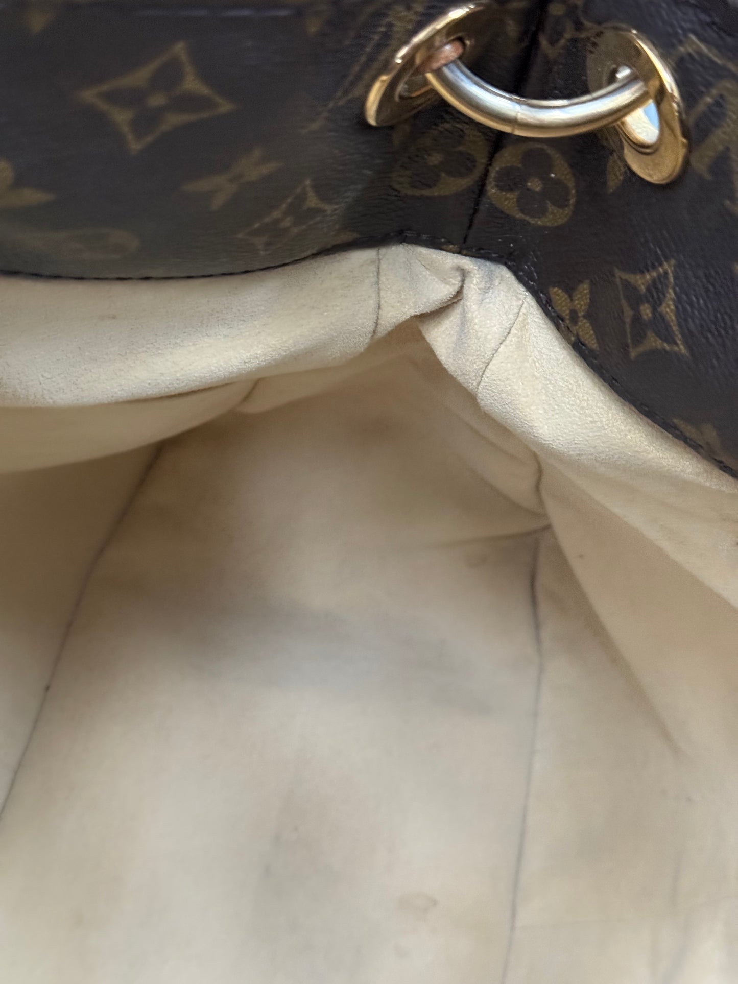 Artsy MM with Dustbag and Insert Organizer - ๐
Year: 2012
