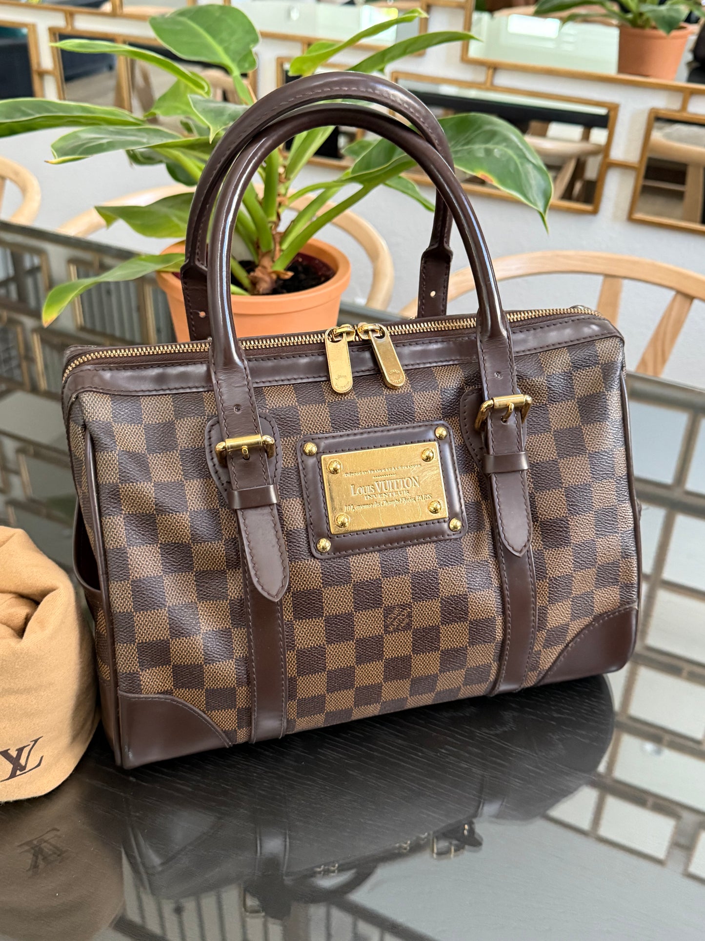 Berkeley Damier Ebene with Dustbag 🗓️ Year: 2009
