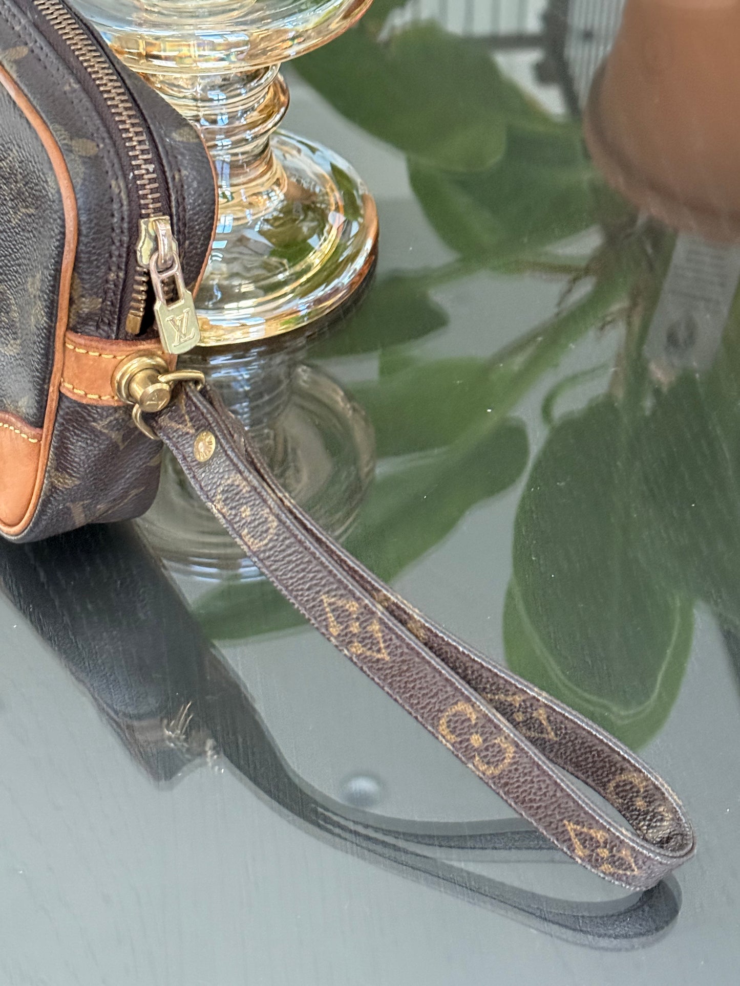 Marly Dragonne PM Clutch
๐๏ธ Year: 1992