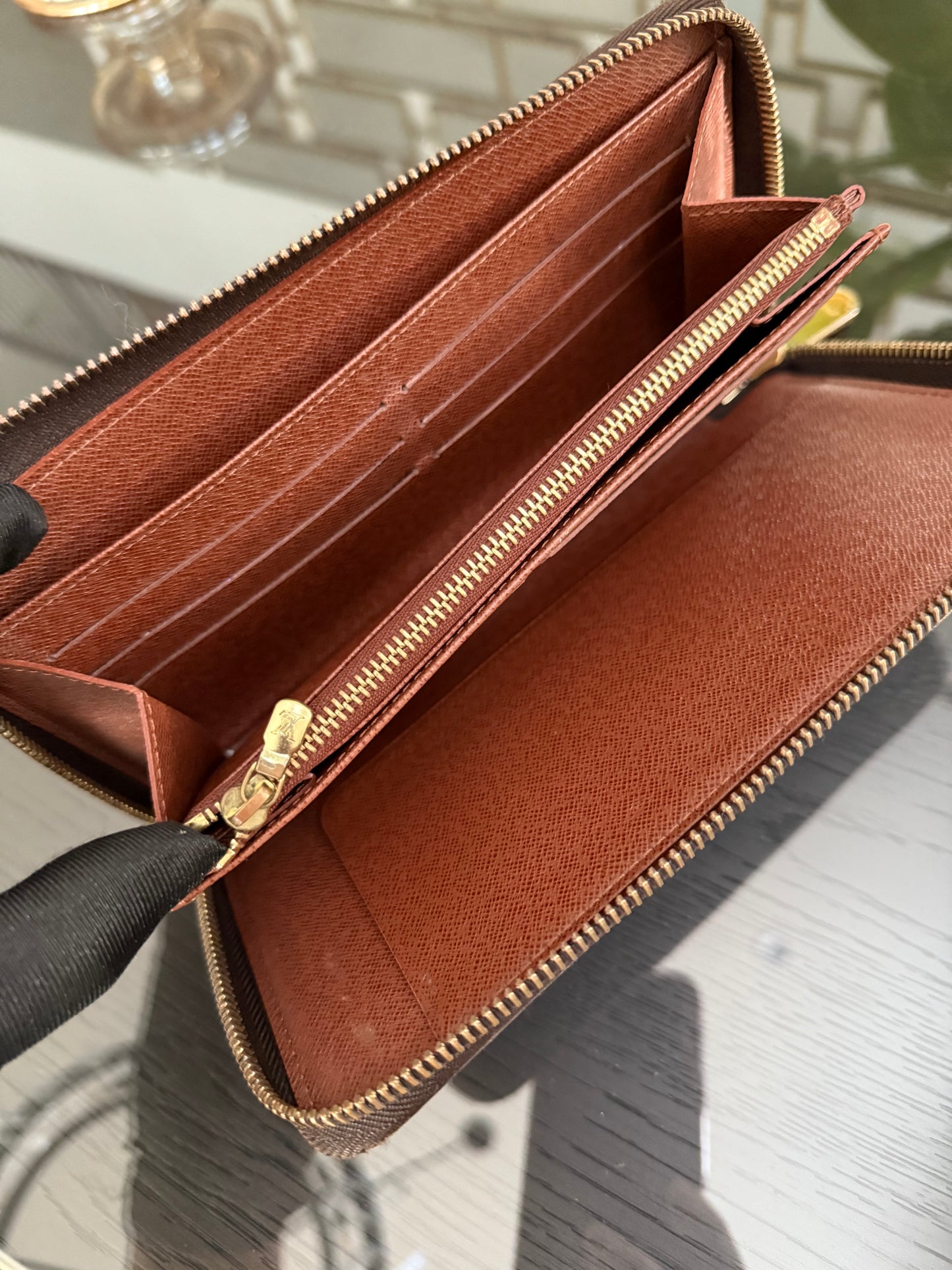 Zippy Wallet Organizer ๐
Year: 2008