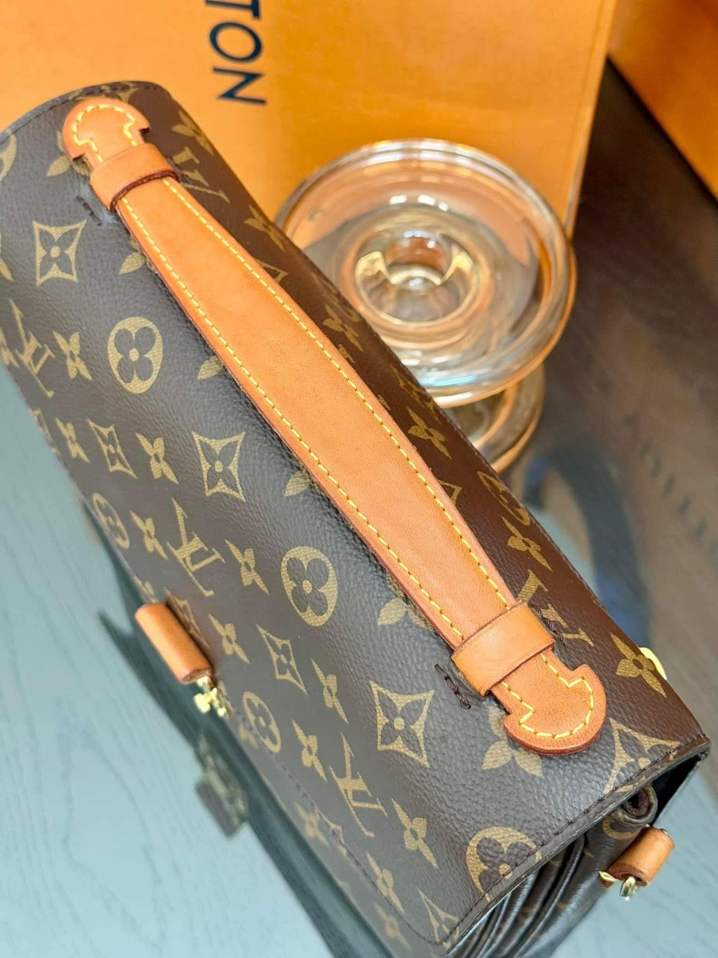 Pochette Metis with Box, Dustbag and Paper bag -Microchip & Authenticed