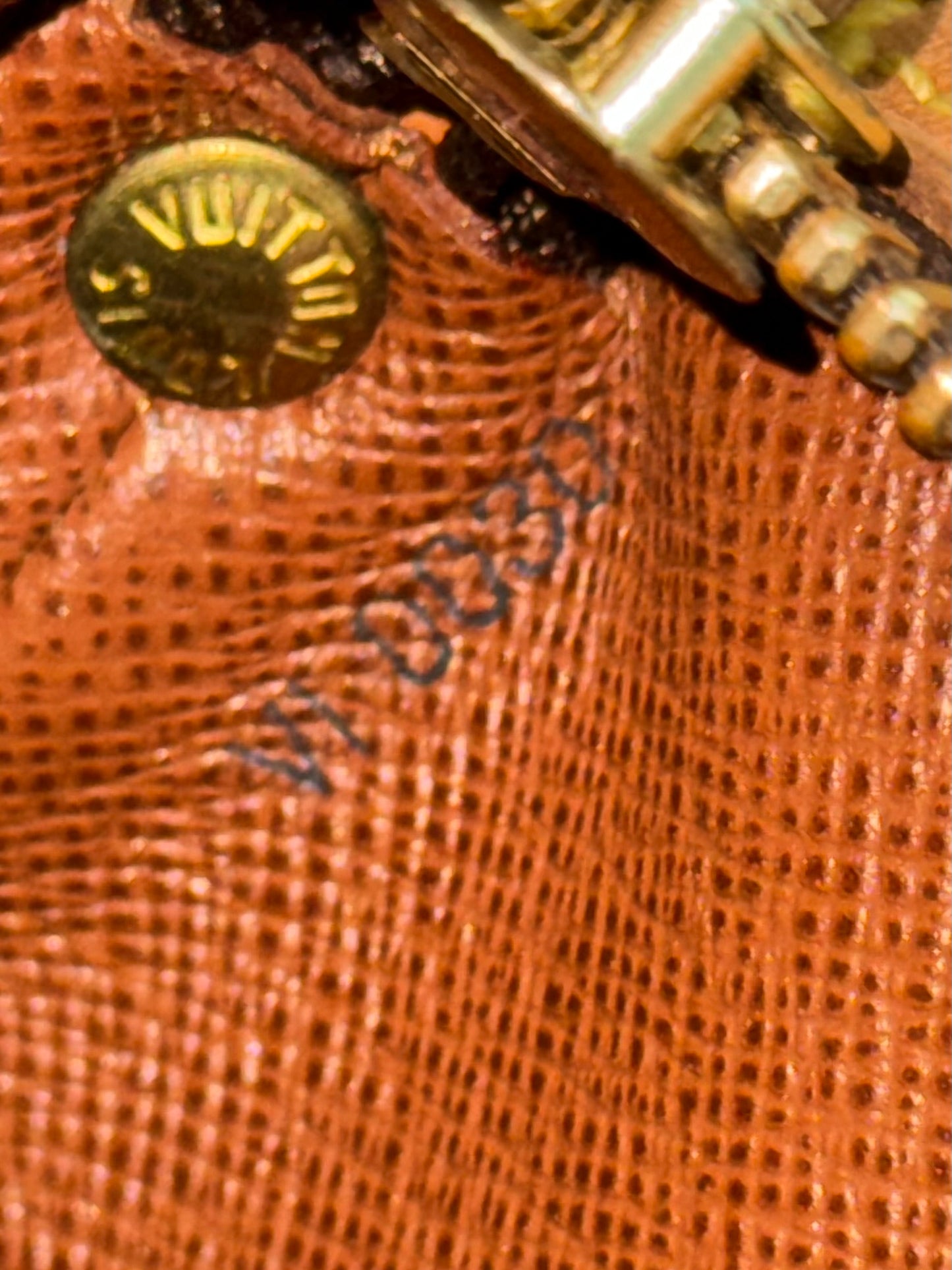 Drouot Crossbody
π
Year: 2000