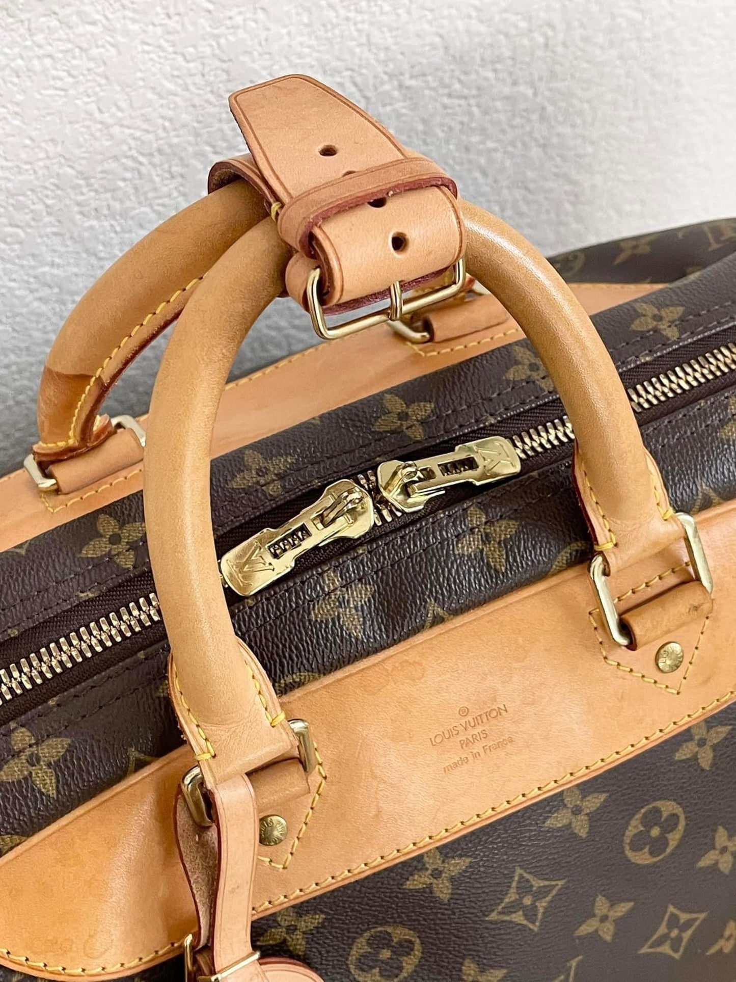 Evasion MM in Monogram - π
Year: 1999
