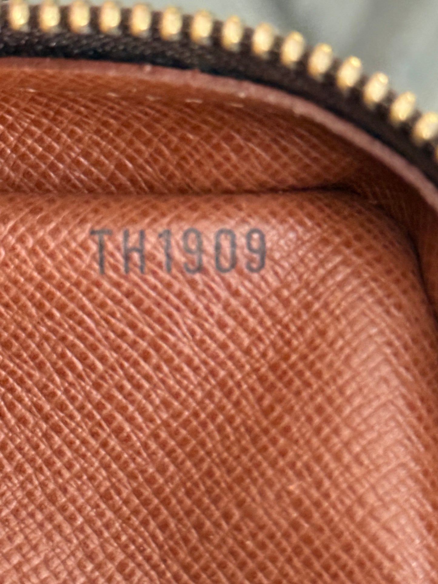 Amazon Crossbody Bag -Year: 1999