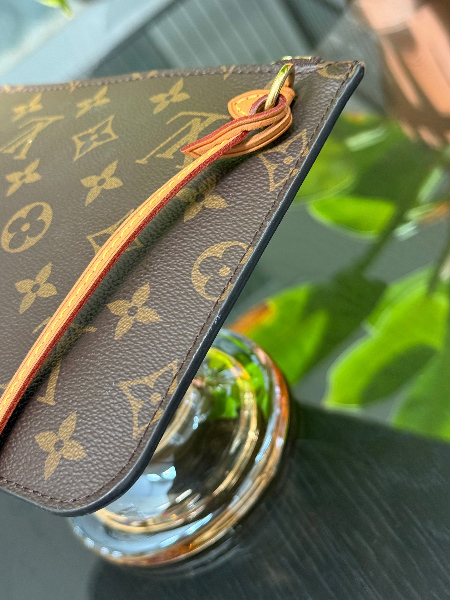 Neverfull MM Pouch-🗓️ Year: 2016